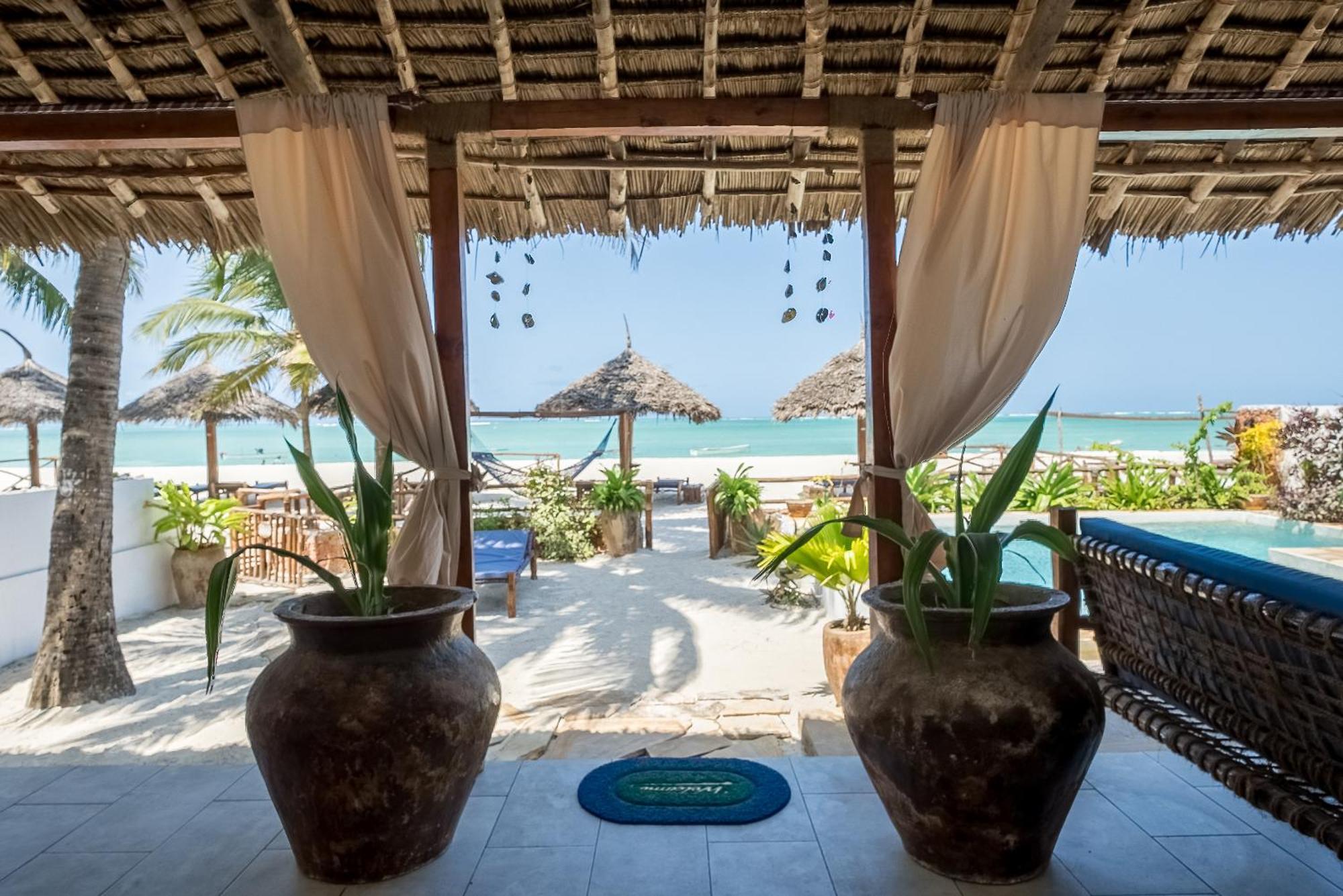 Beachfront Thamani With Private Pool And Zanzibarhouses *
