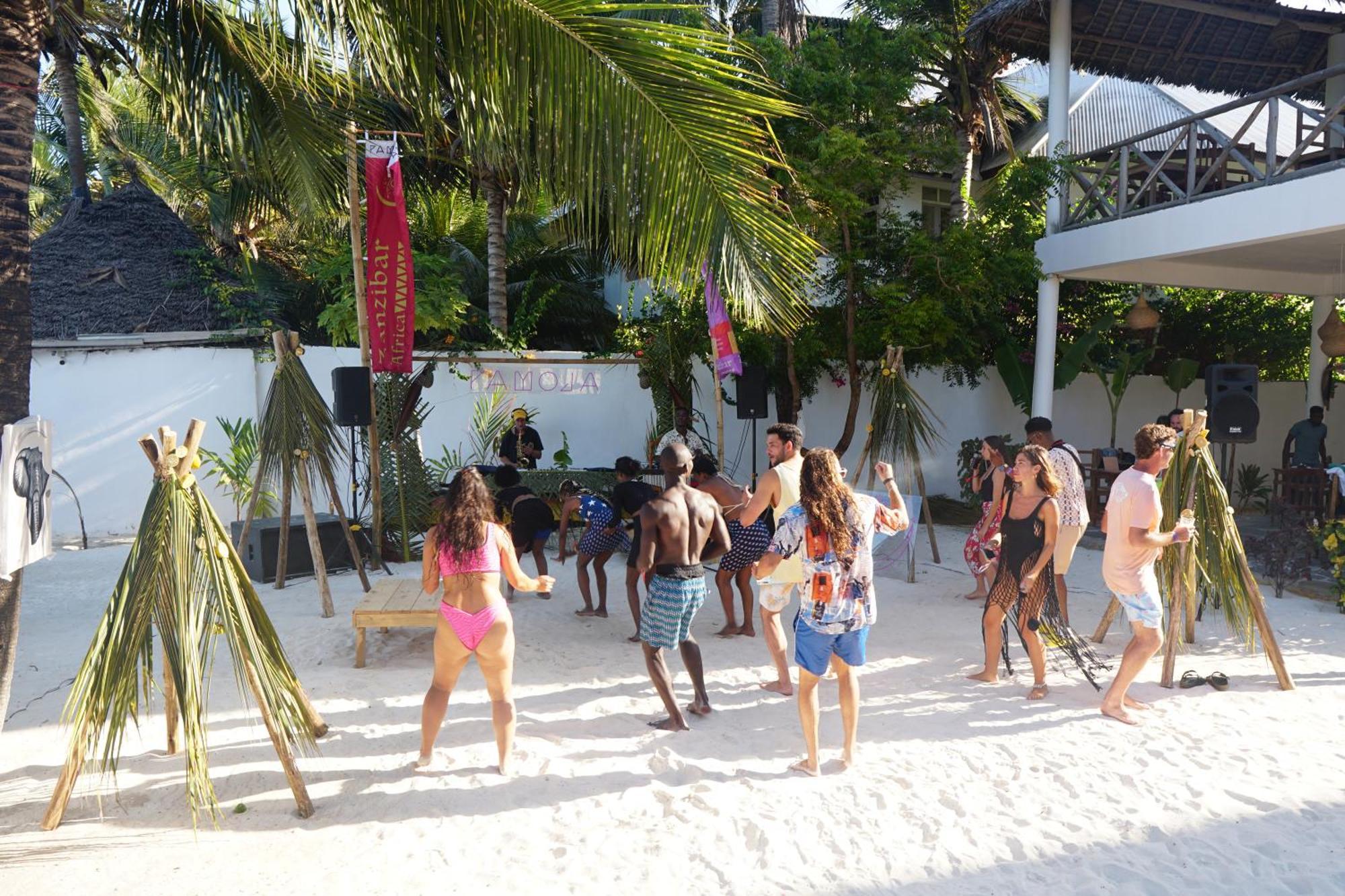Sky & Zanzibar Hotel