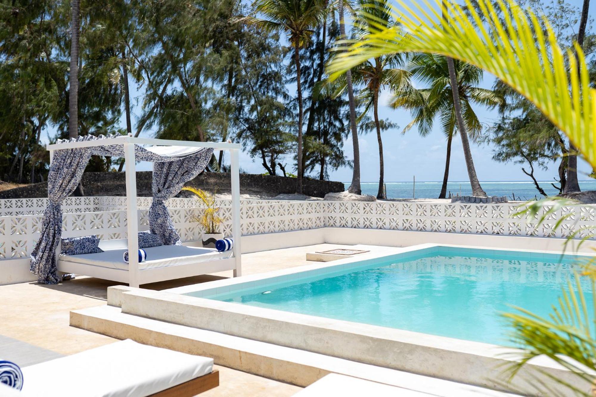 Orient Beach Resort 4*