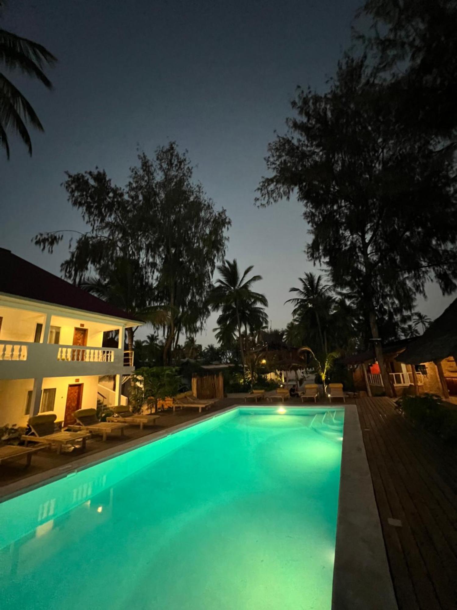 Mem Luxury And Hotel *