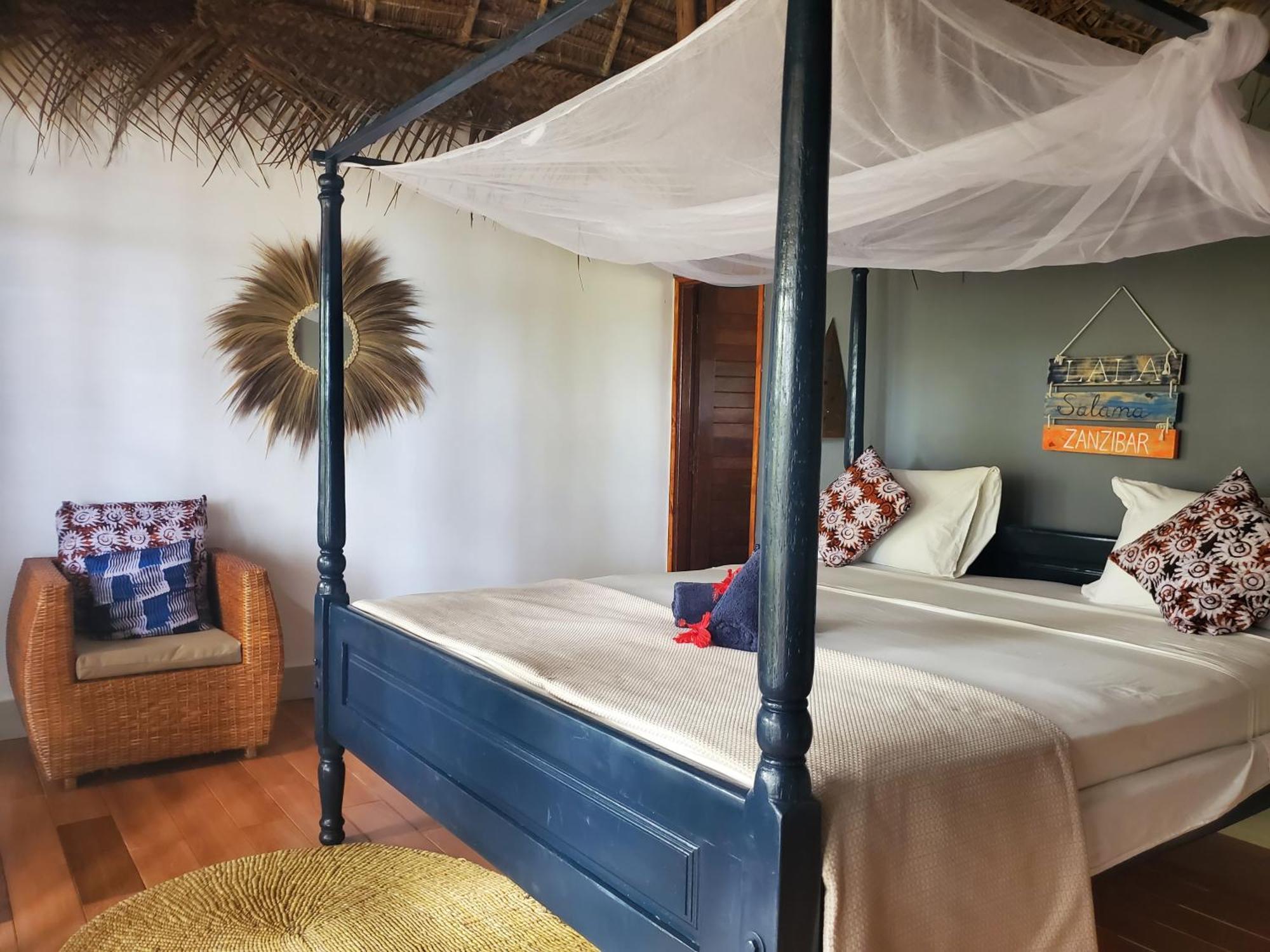 Promised Land Hotel 3*