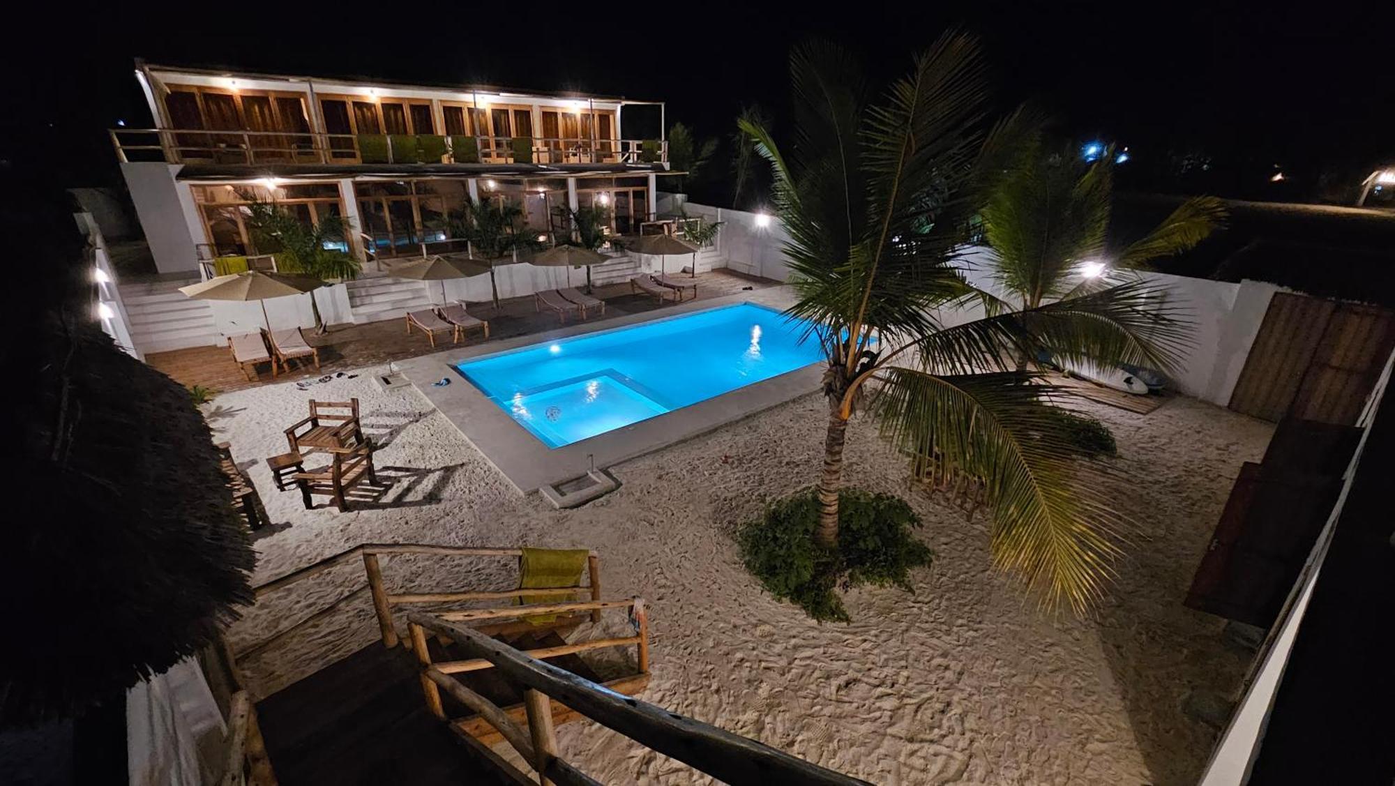 Sunny Matemwe Hotel
