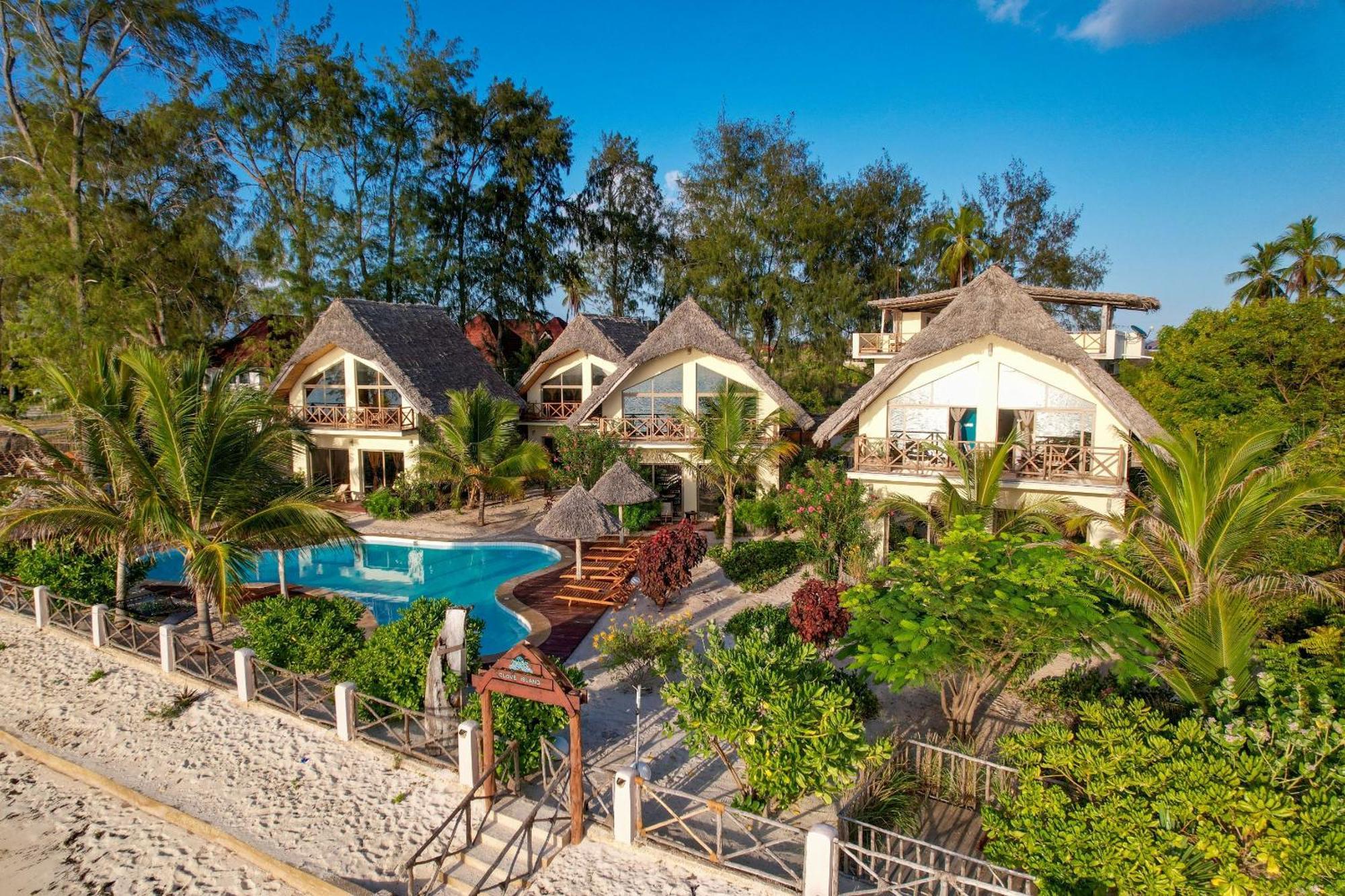 Clove Island & Hotel Makunduchi