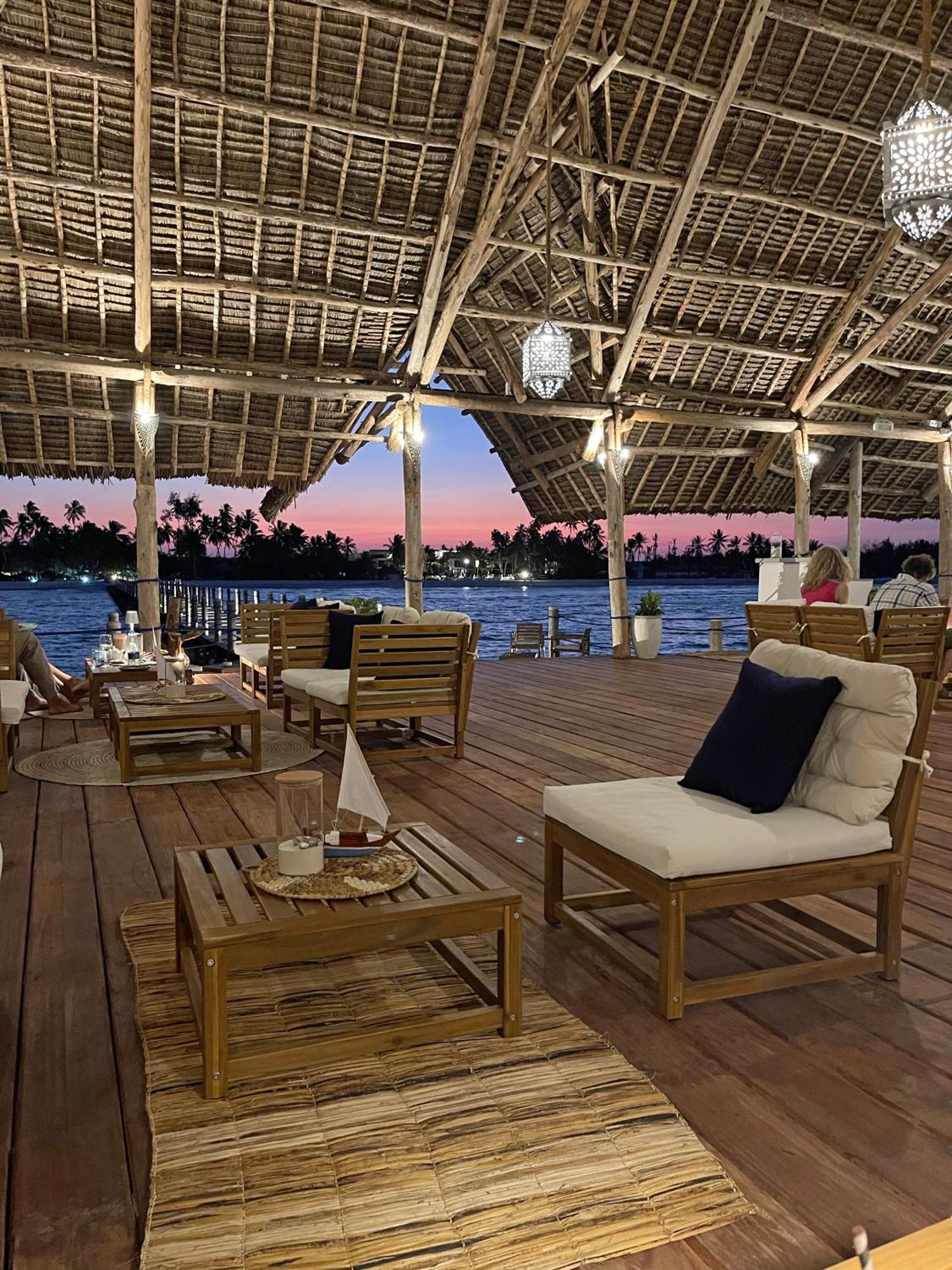 Hotel Bay