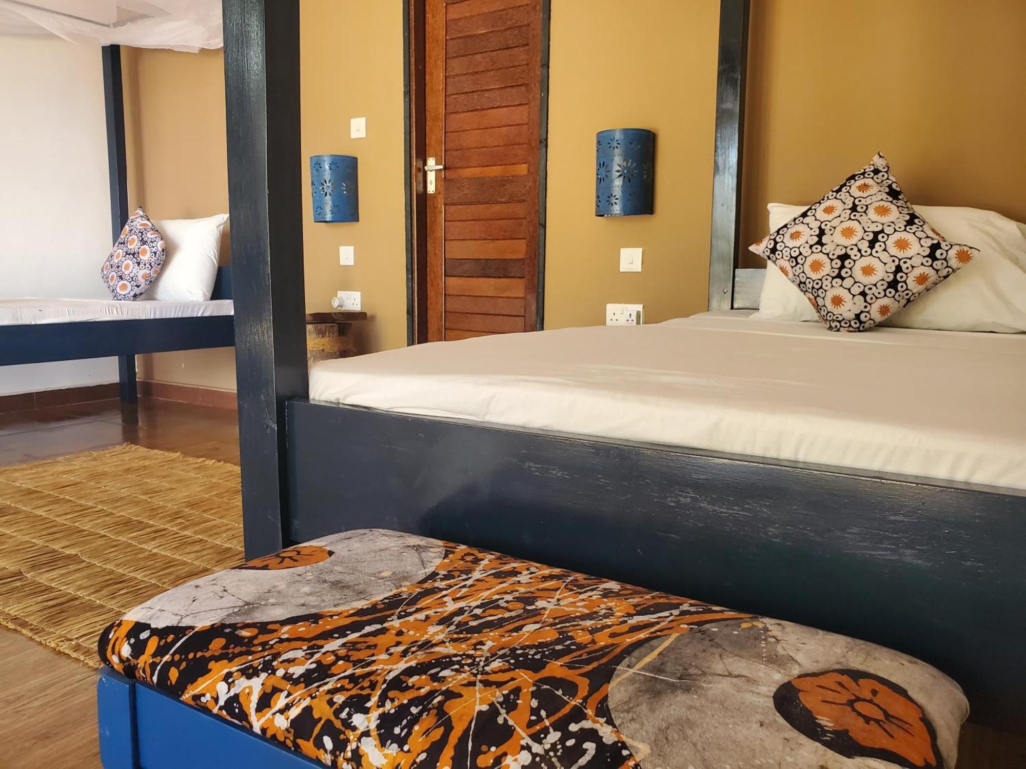 Hotel Promised Land