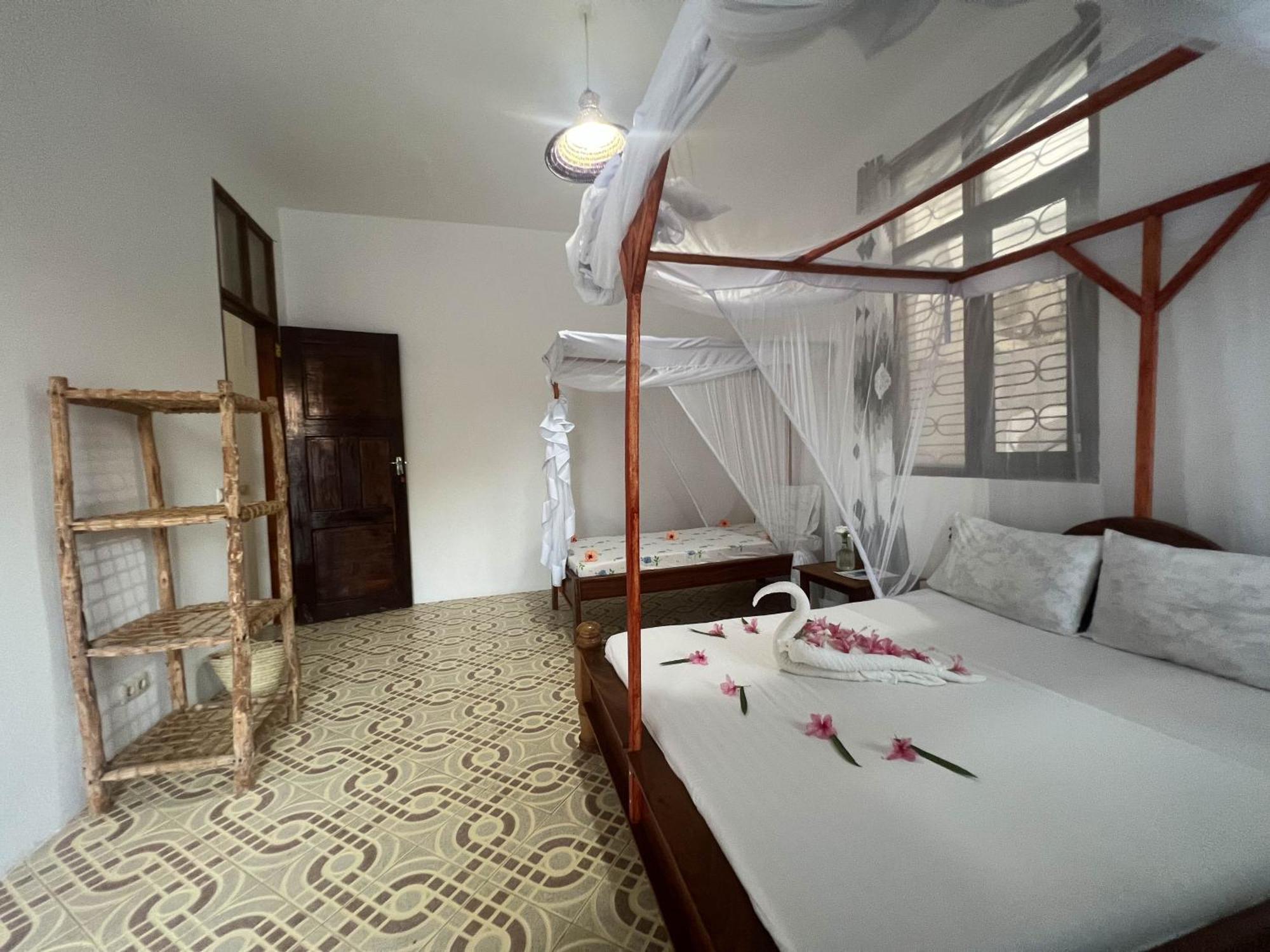 Guest house Mauwa House *