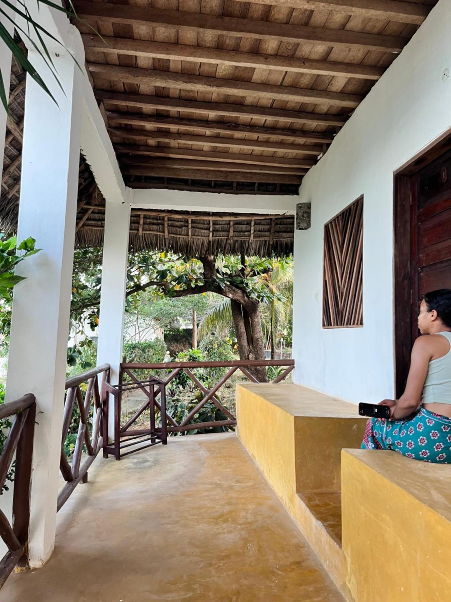 Lodge Sazani And Tidal Lounge