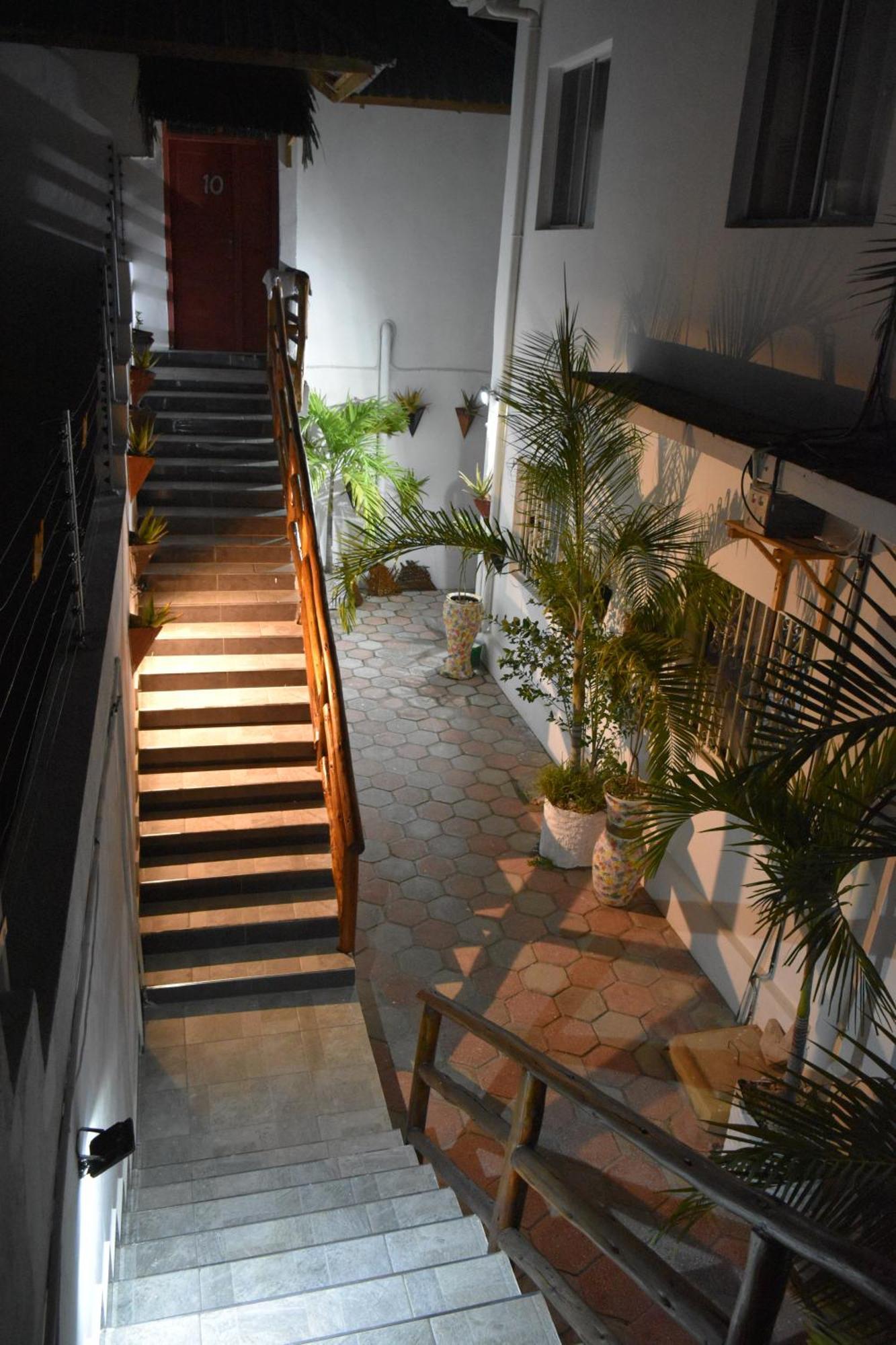 Cezere The Palm Hotel