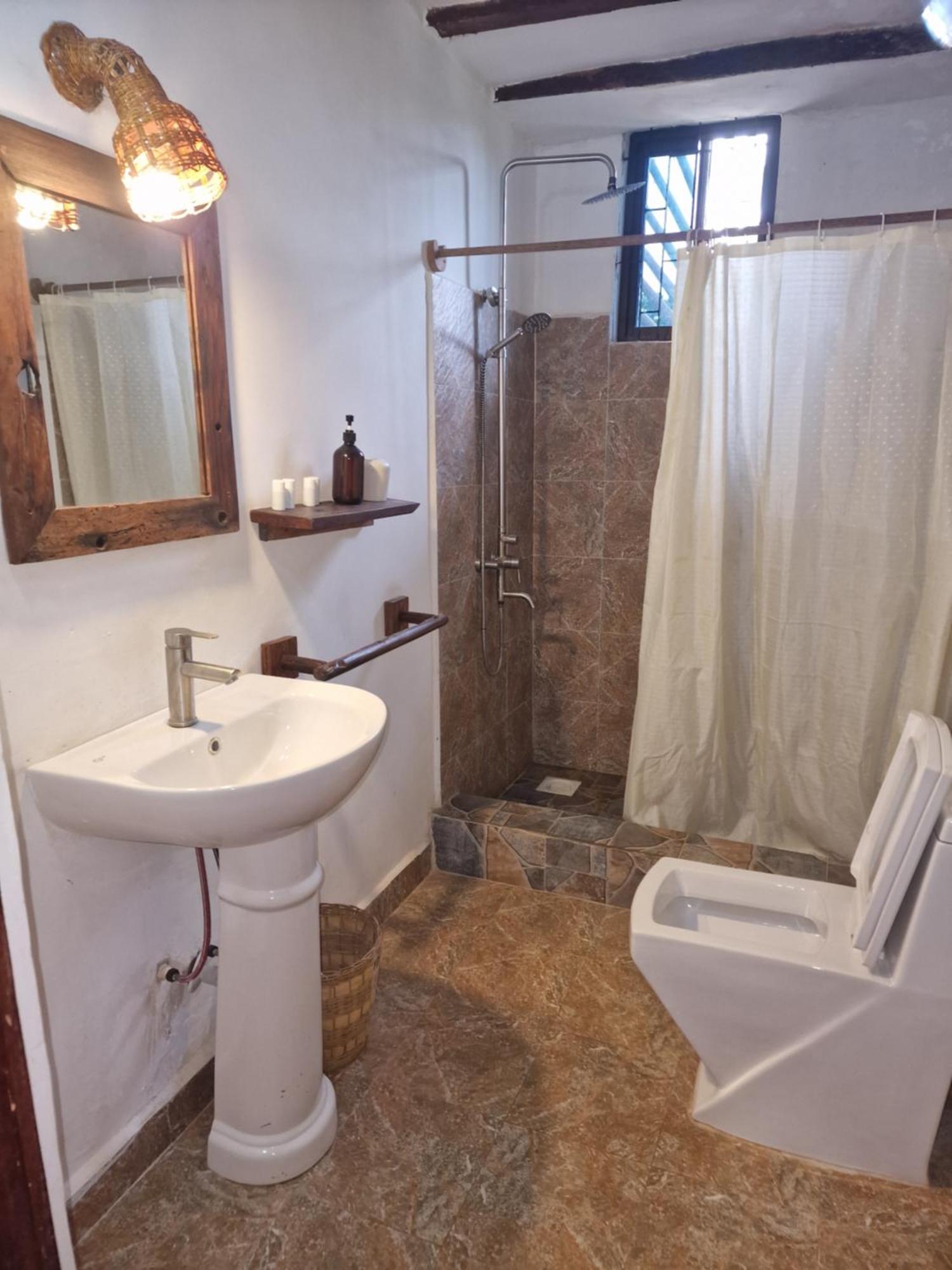 Kumi Bed & Breakfast Nungwi