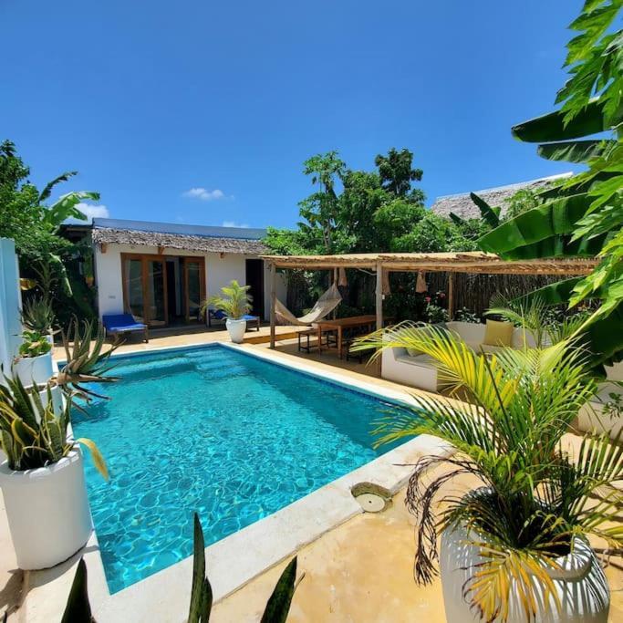 Bukoba - Olive - Private Pool, Ac & Wi-fi Villa *