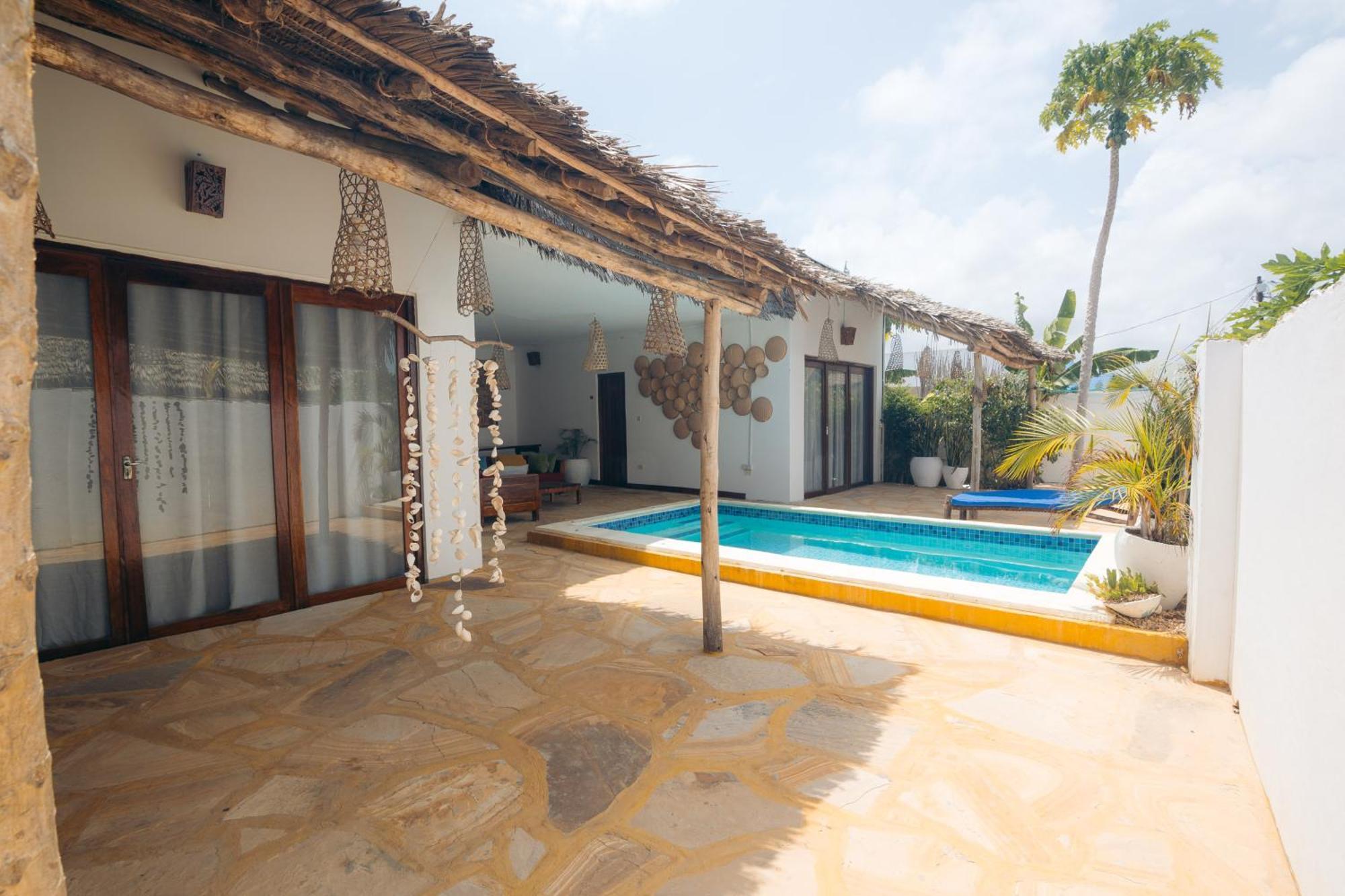 Bukoba Villas - Lily - Private Pool, Ac & Wi-fi Apartment