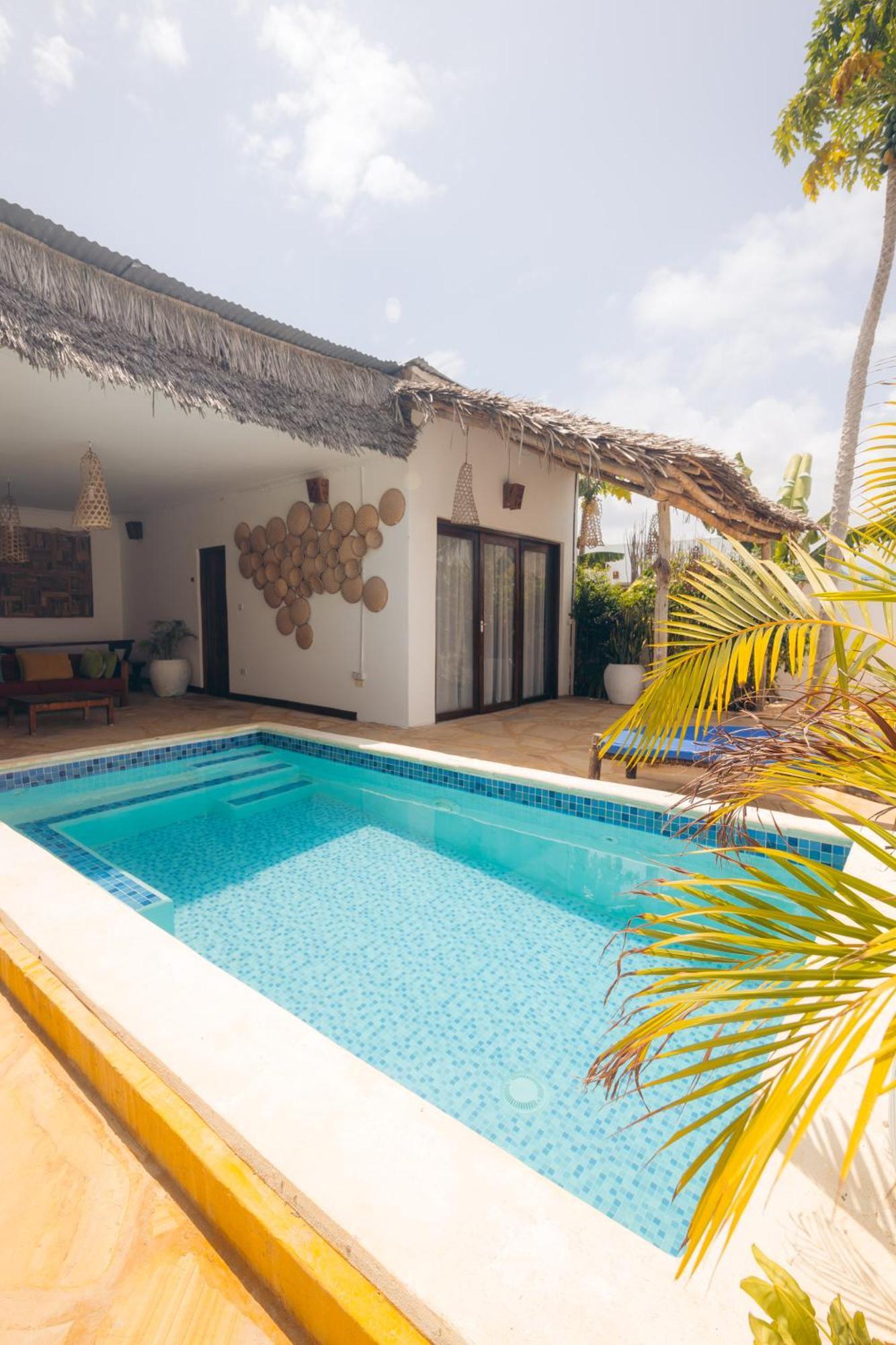 Bukoba Villas - Lily - Private Pool, Ac & Wi-fi Apartment