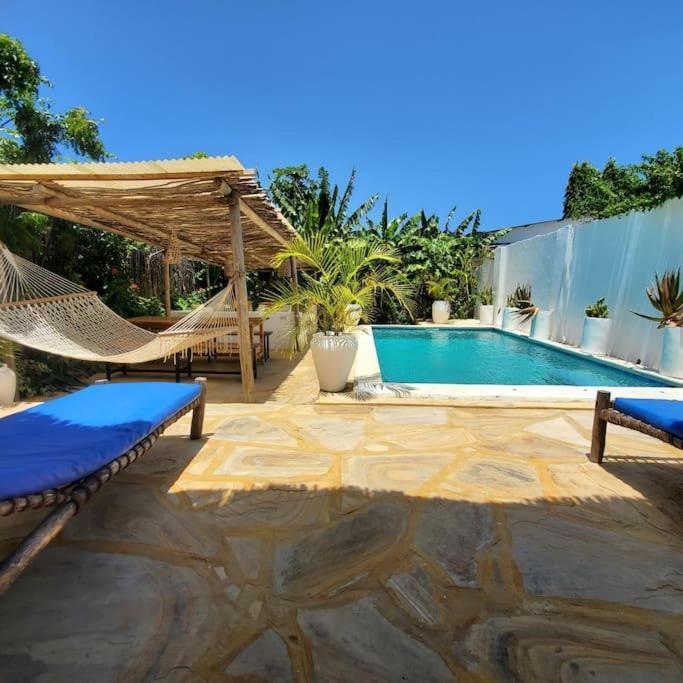 Villa Bukoba - Olive - Private Pool, Ac & Wi-fi