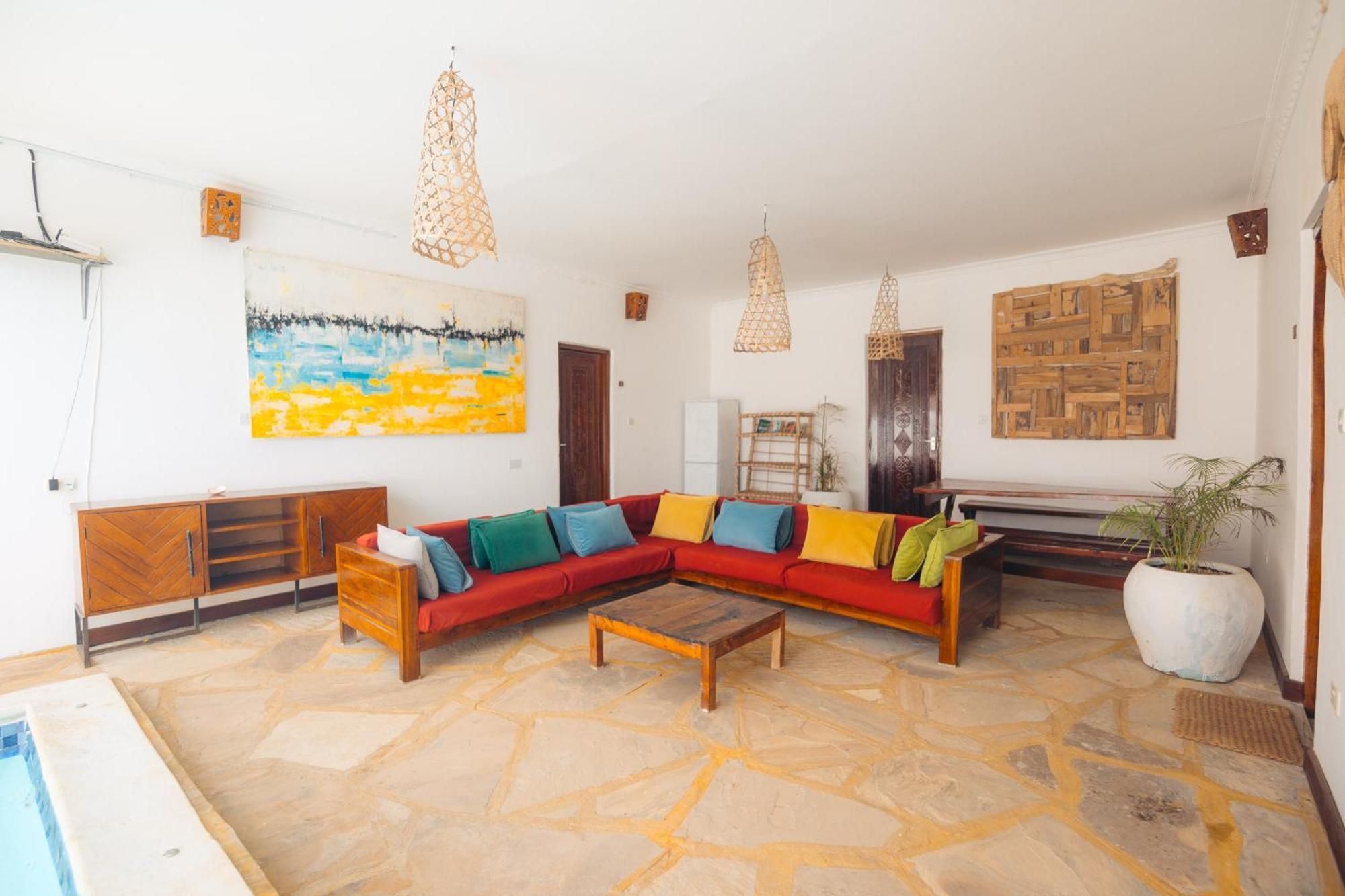 Bukoba Villas - Lily - Private Pool, Ac & Wi-fi Apartment