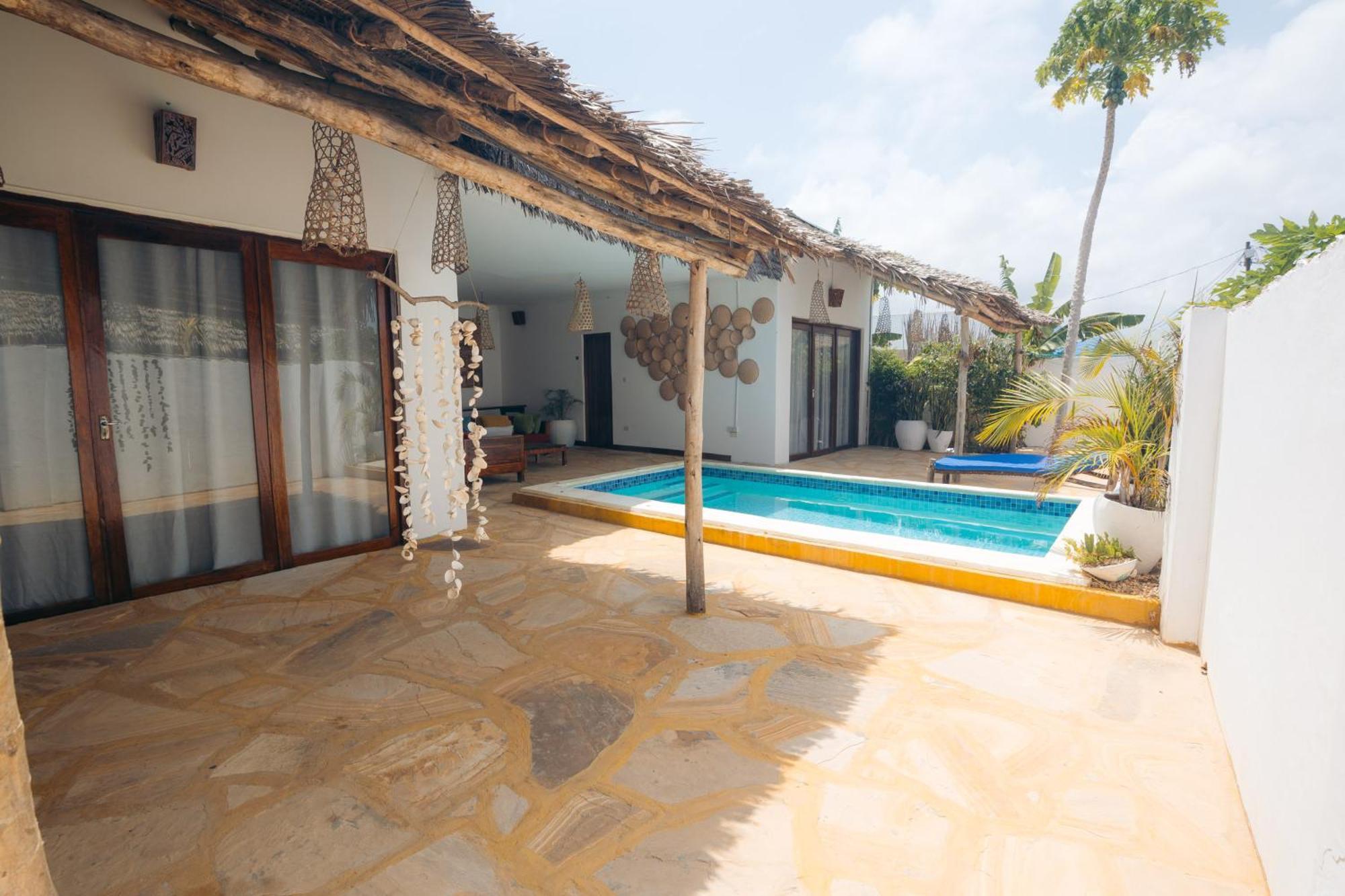 Bukoba Villas - Lily - Private Pool, Ac & Wi-fi Apartment