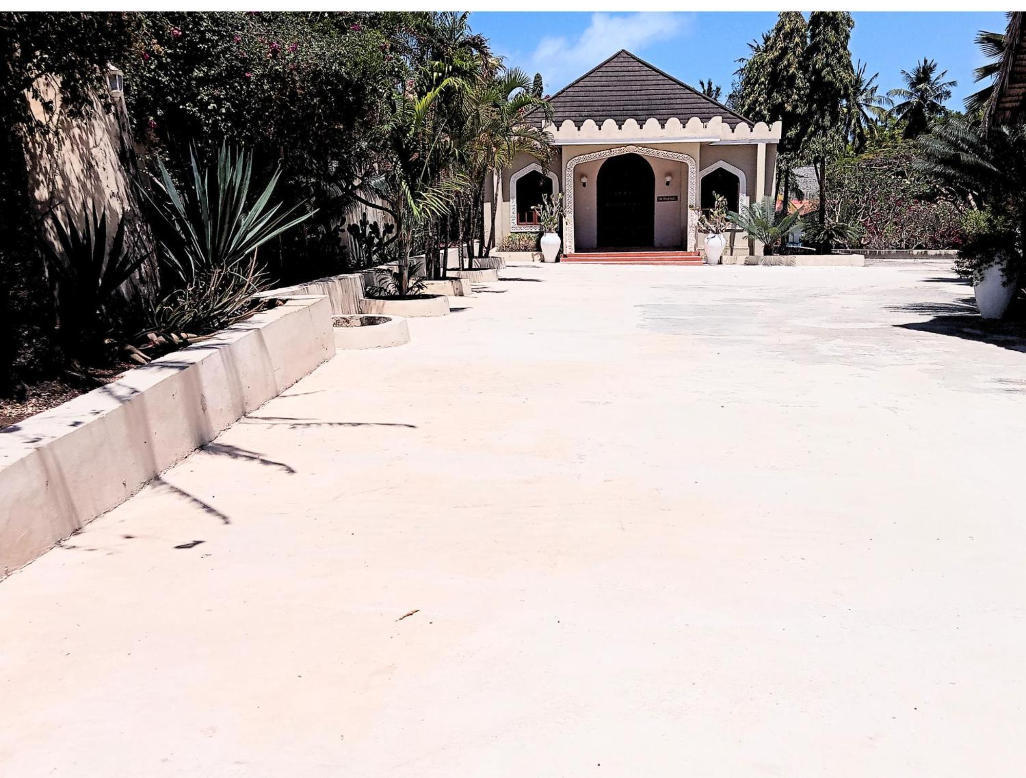 Mandarin Zanzibar Kizimkazi