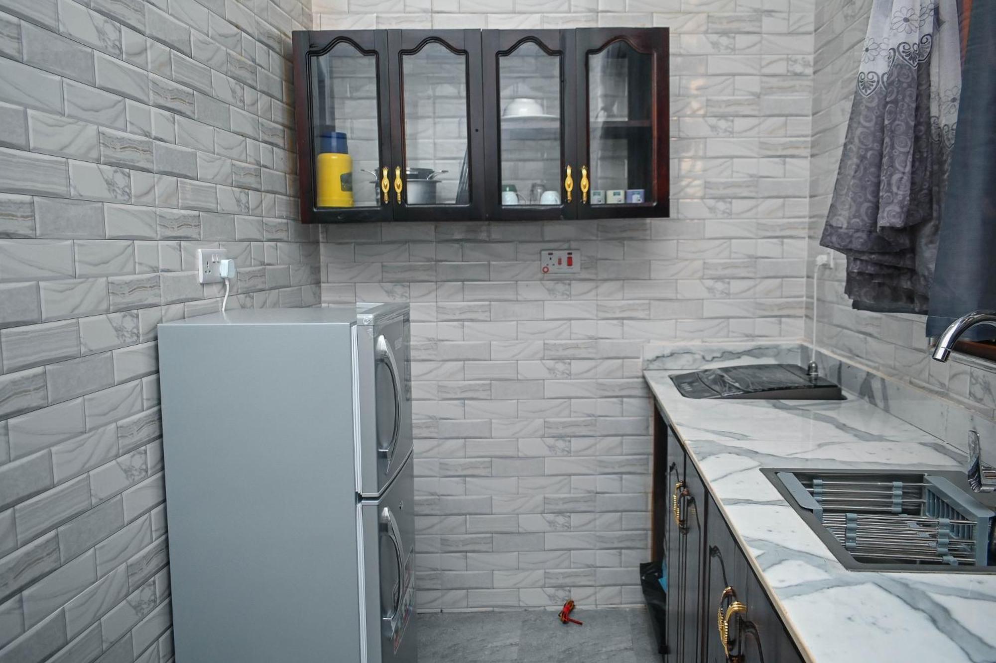 Tosh Apartment Chukwani