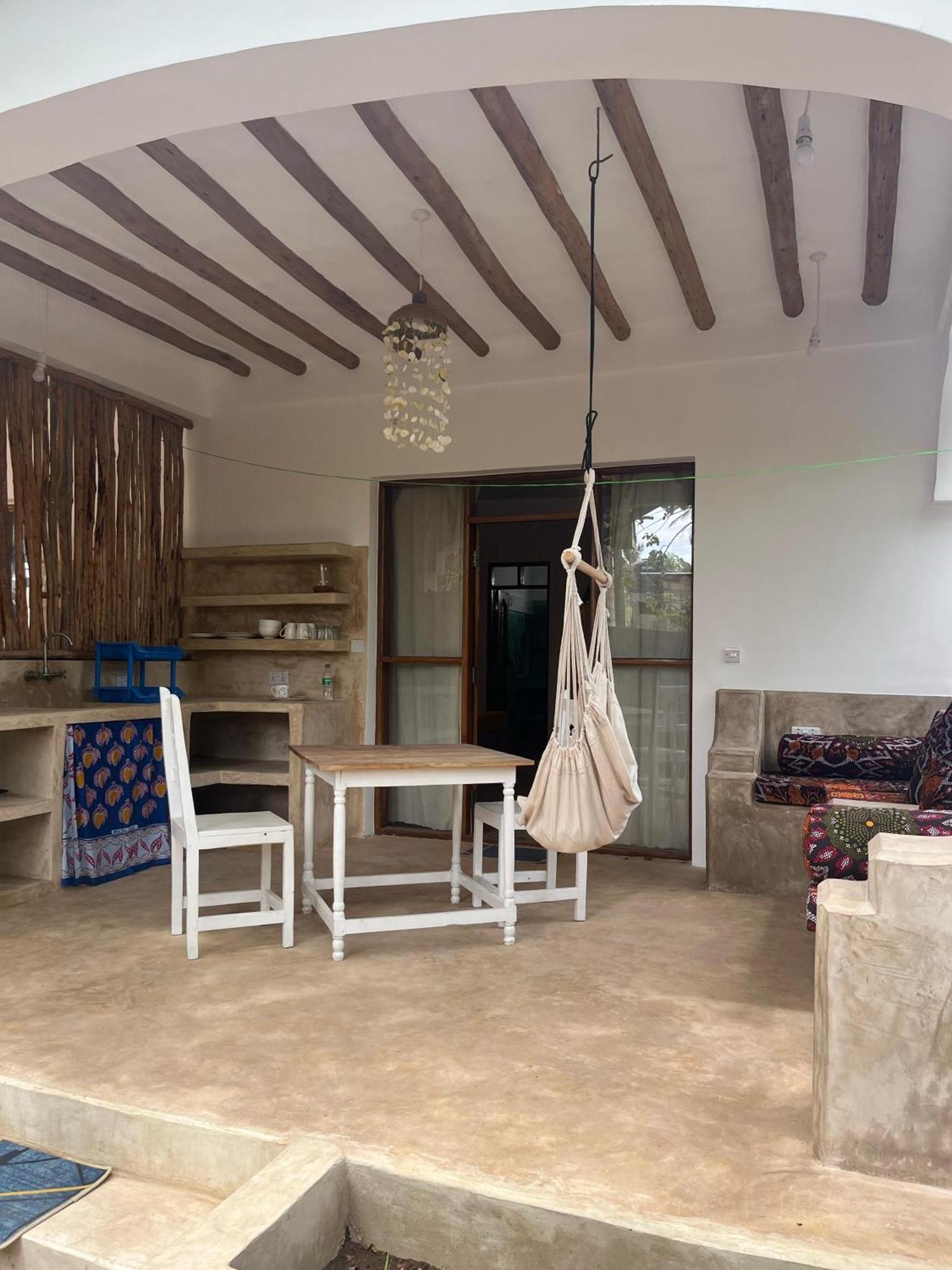 Mgongo Tree House Apartment *