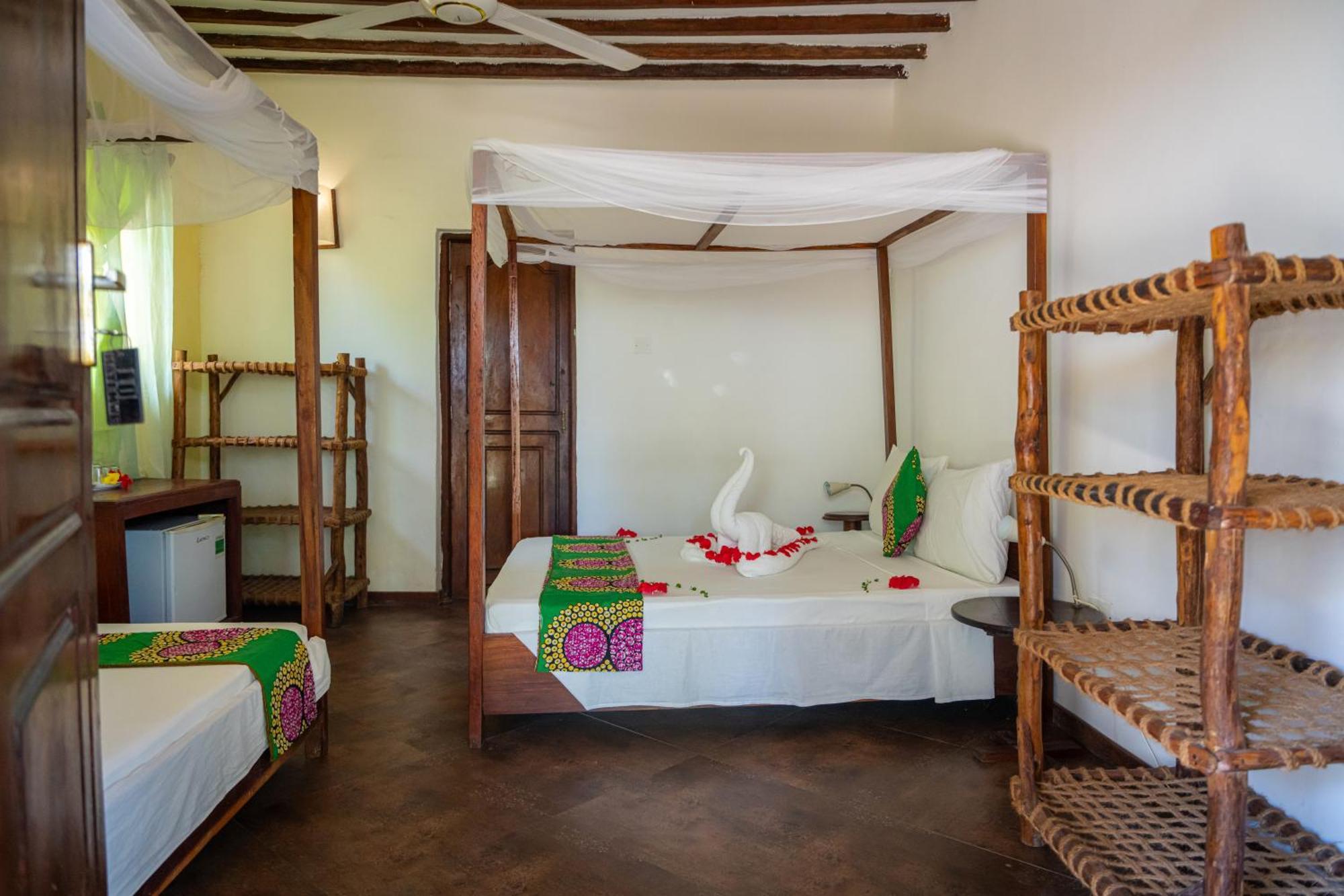 Mawimbi Hotel *