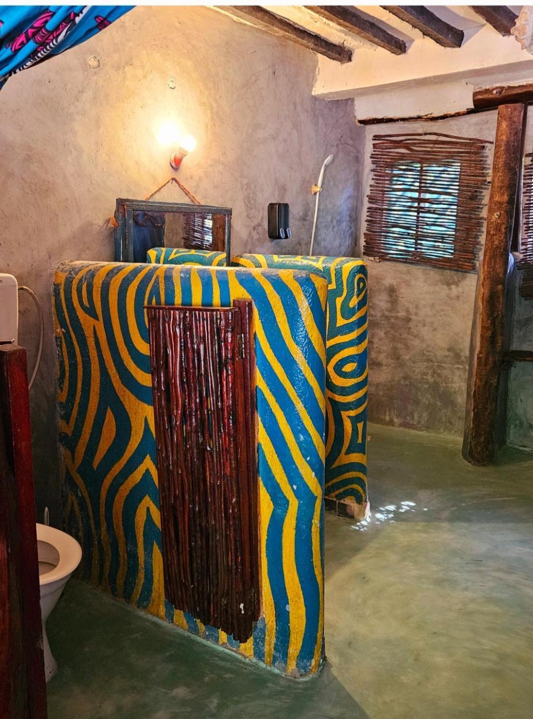 Lodge Evergreen Bwejuu