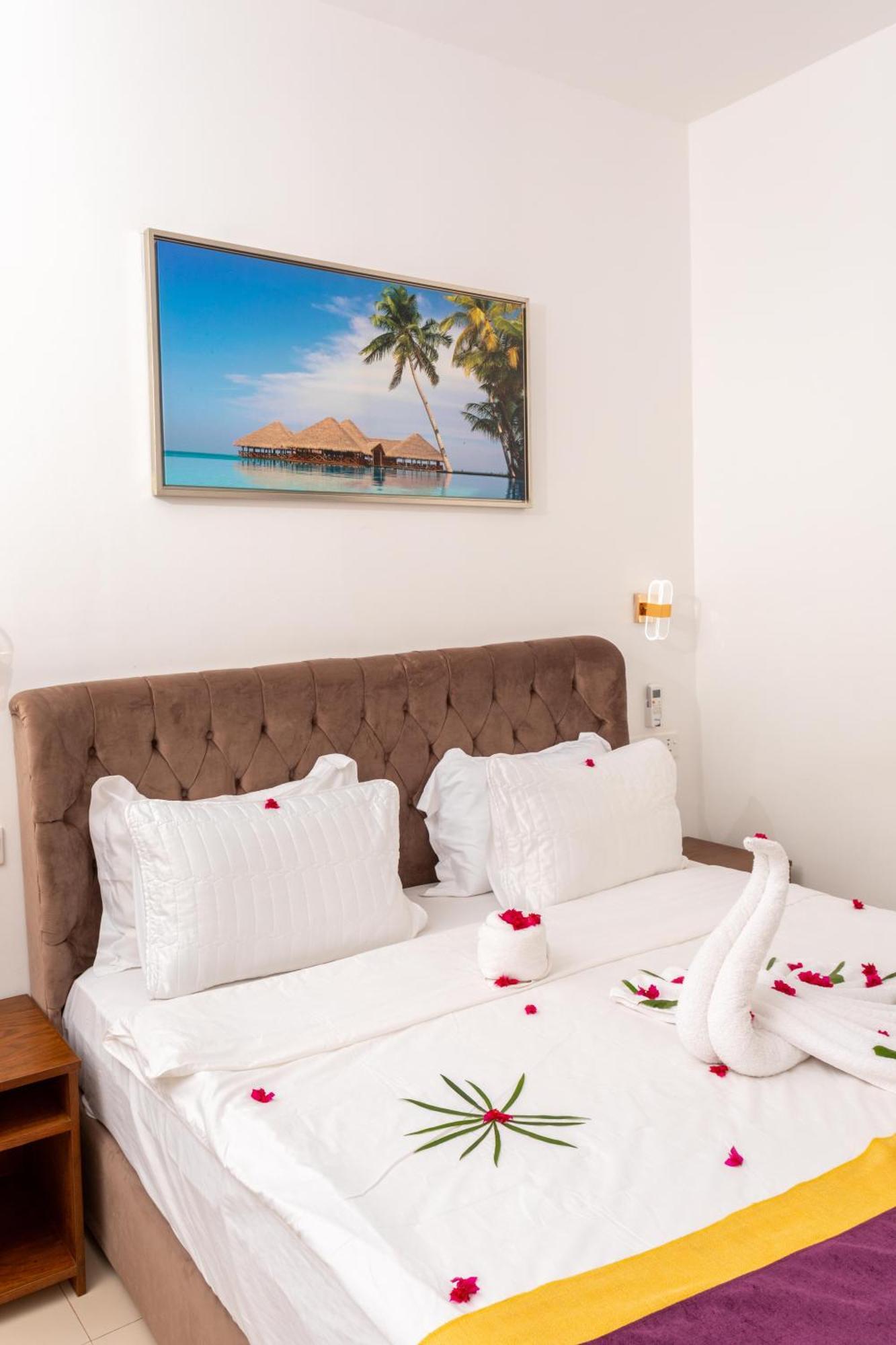 Hotel Canary & 4*