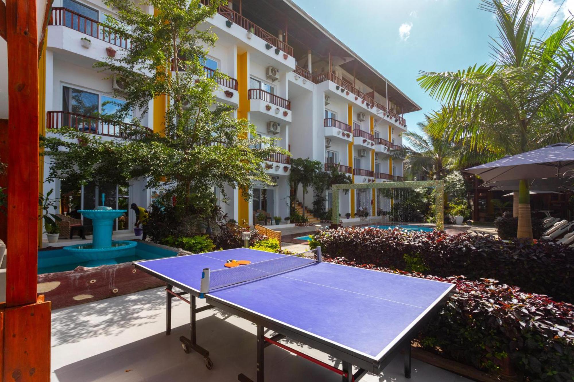 Hotel Canary & 4*