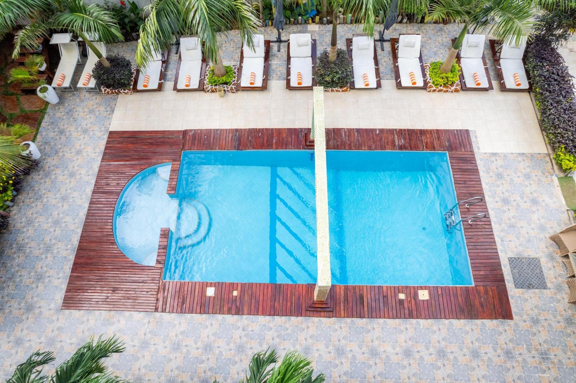 Hotel Canary &