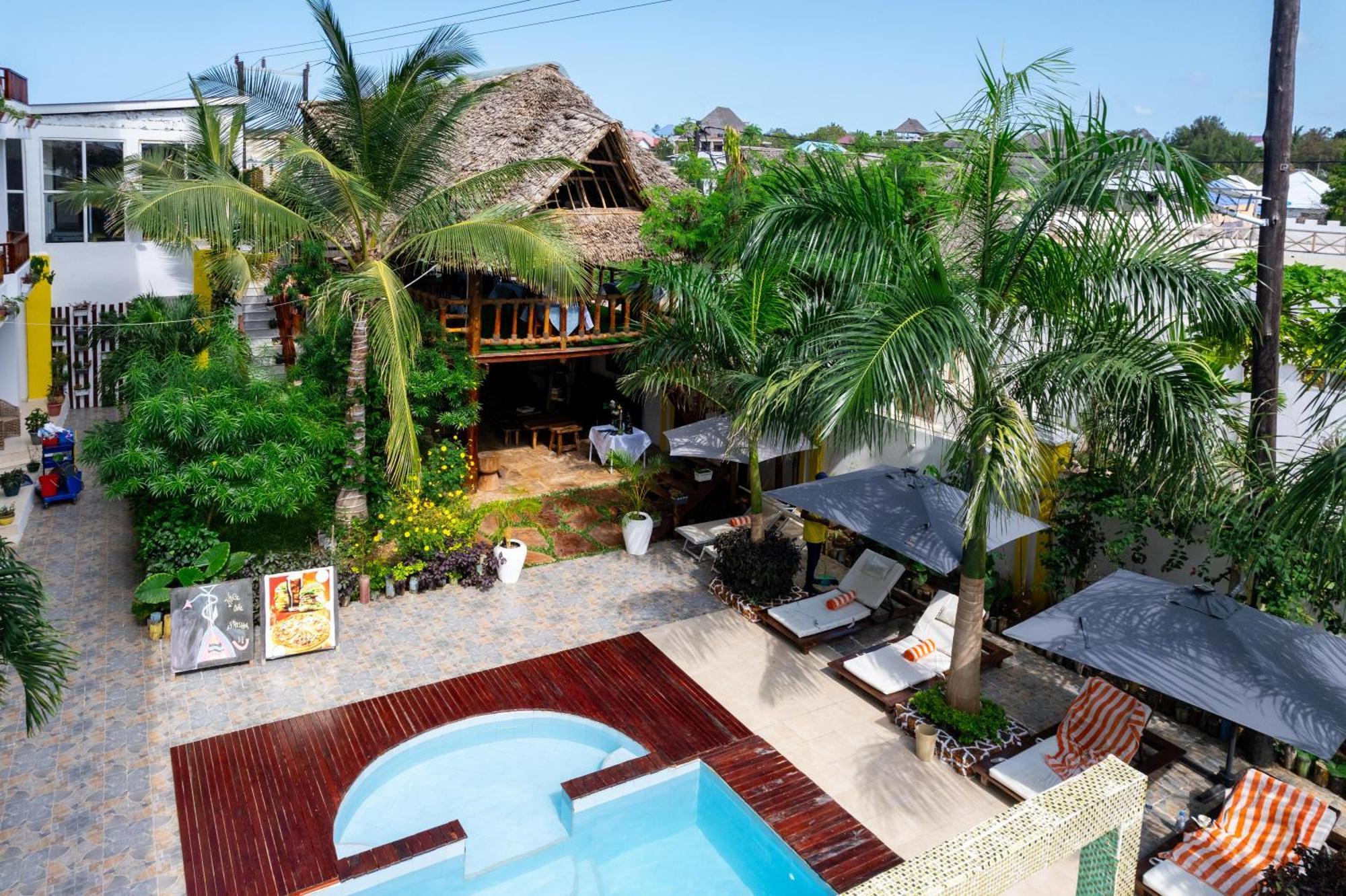 Hotel Canary & 4*