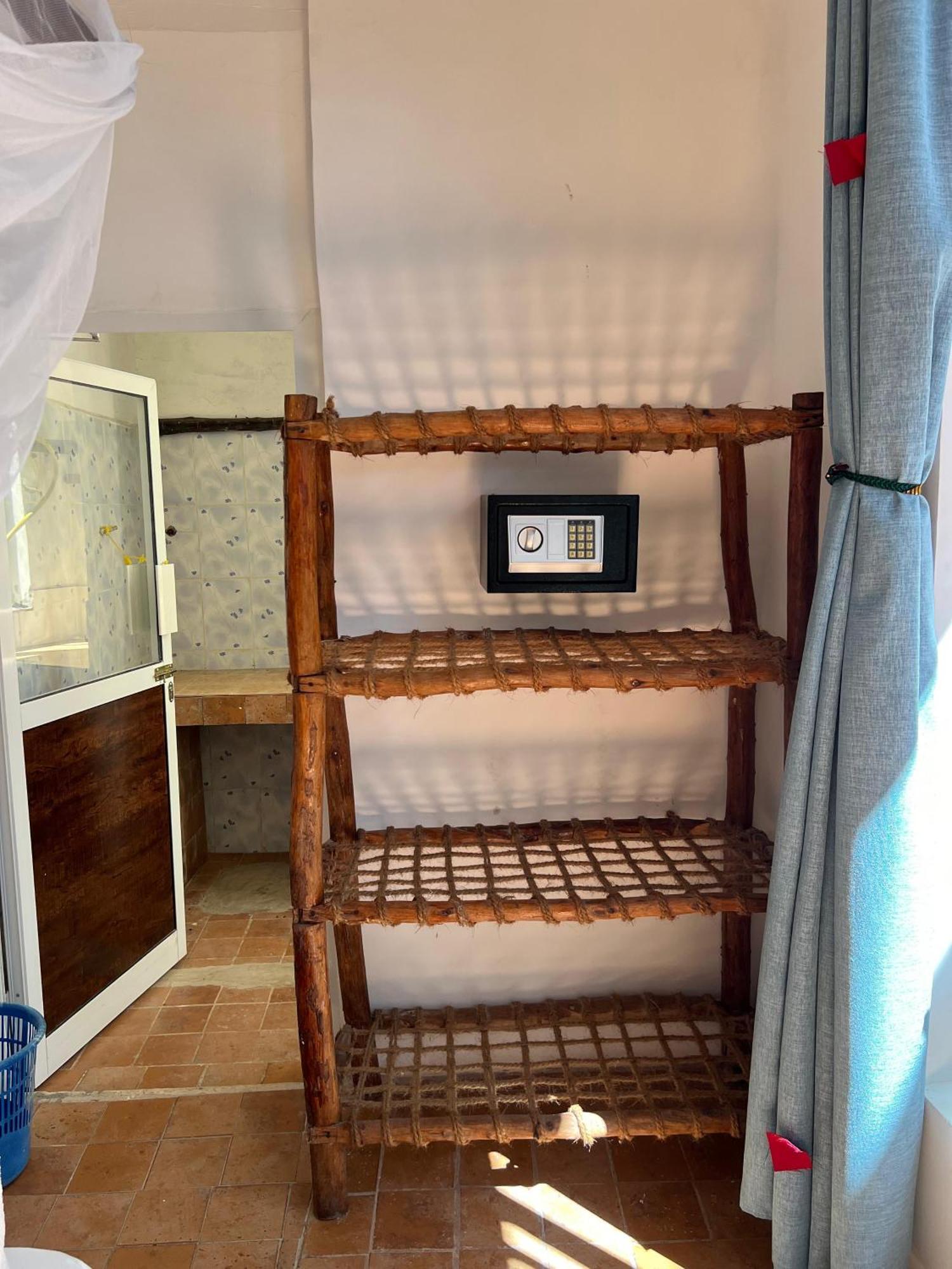 Homeland Swahili Backpacker Budget Guest house Nungwi