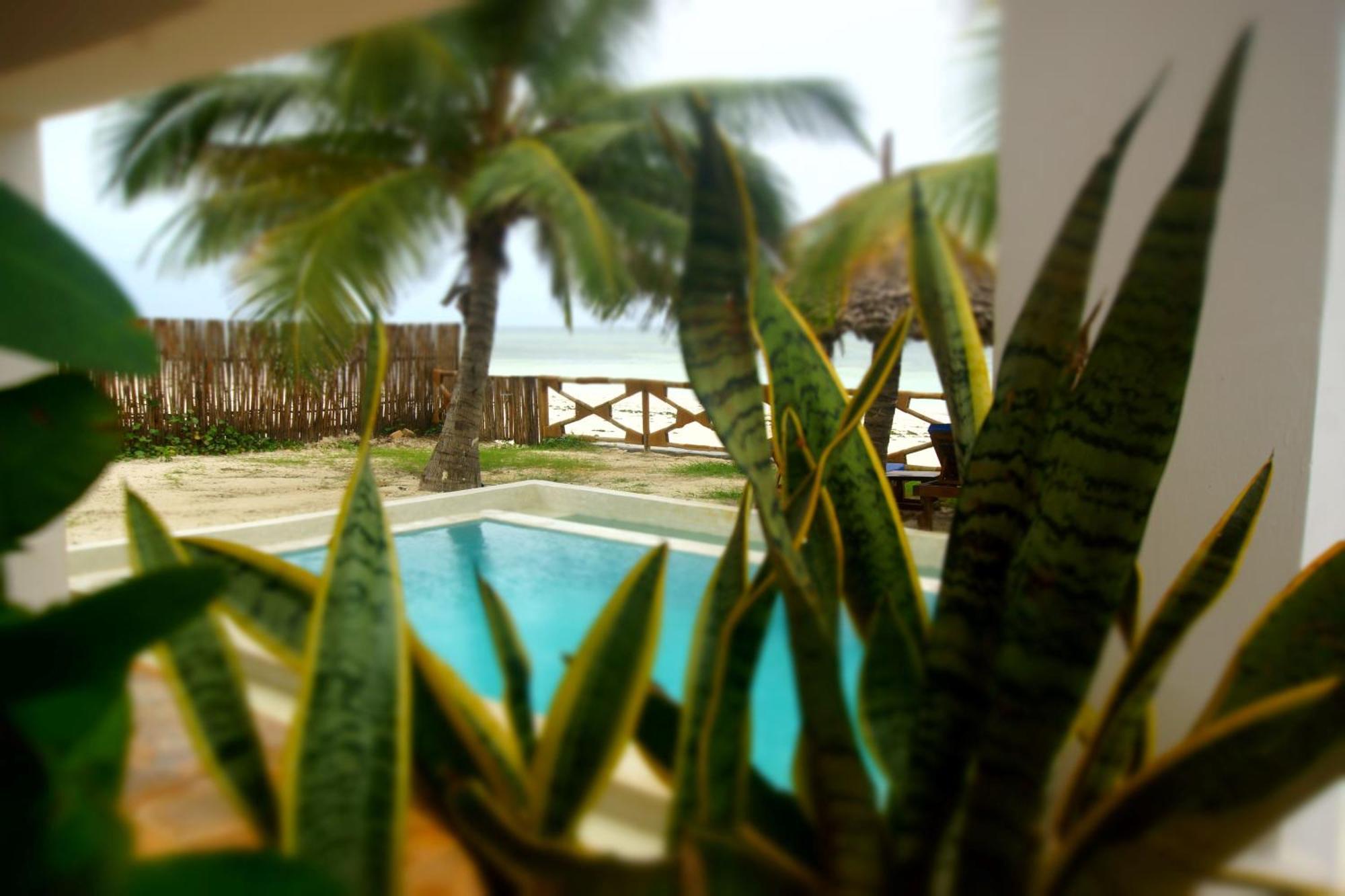 Amanibeachvilla *