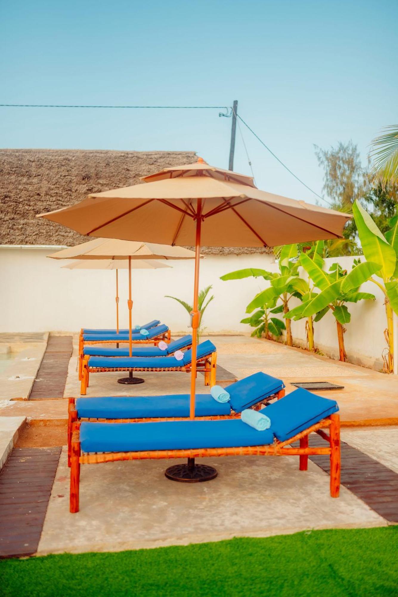 Palm Cultural Village 4*