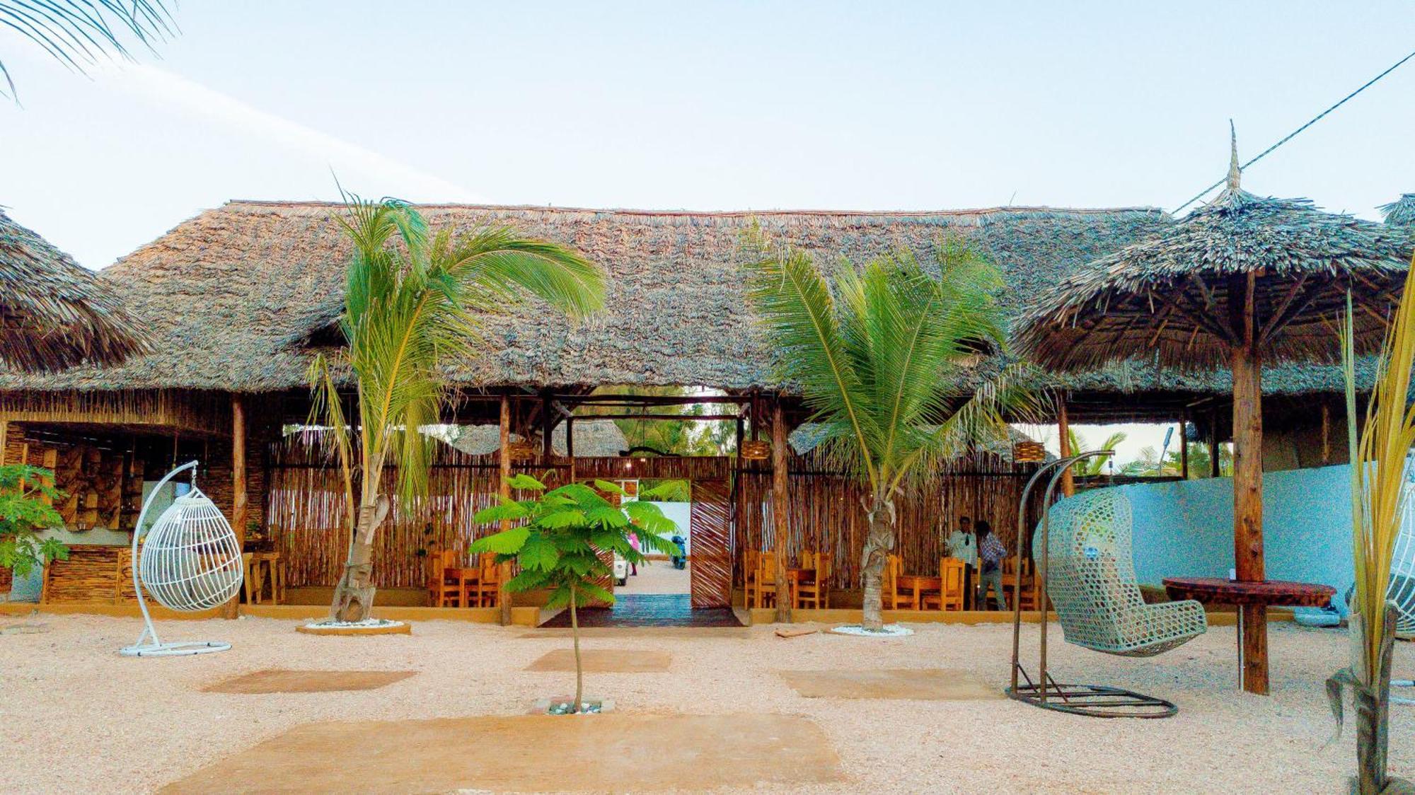 Palm Cultural Village 4*