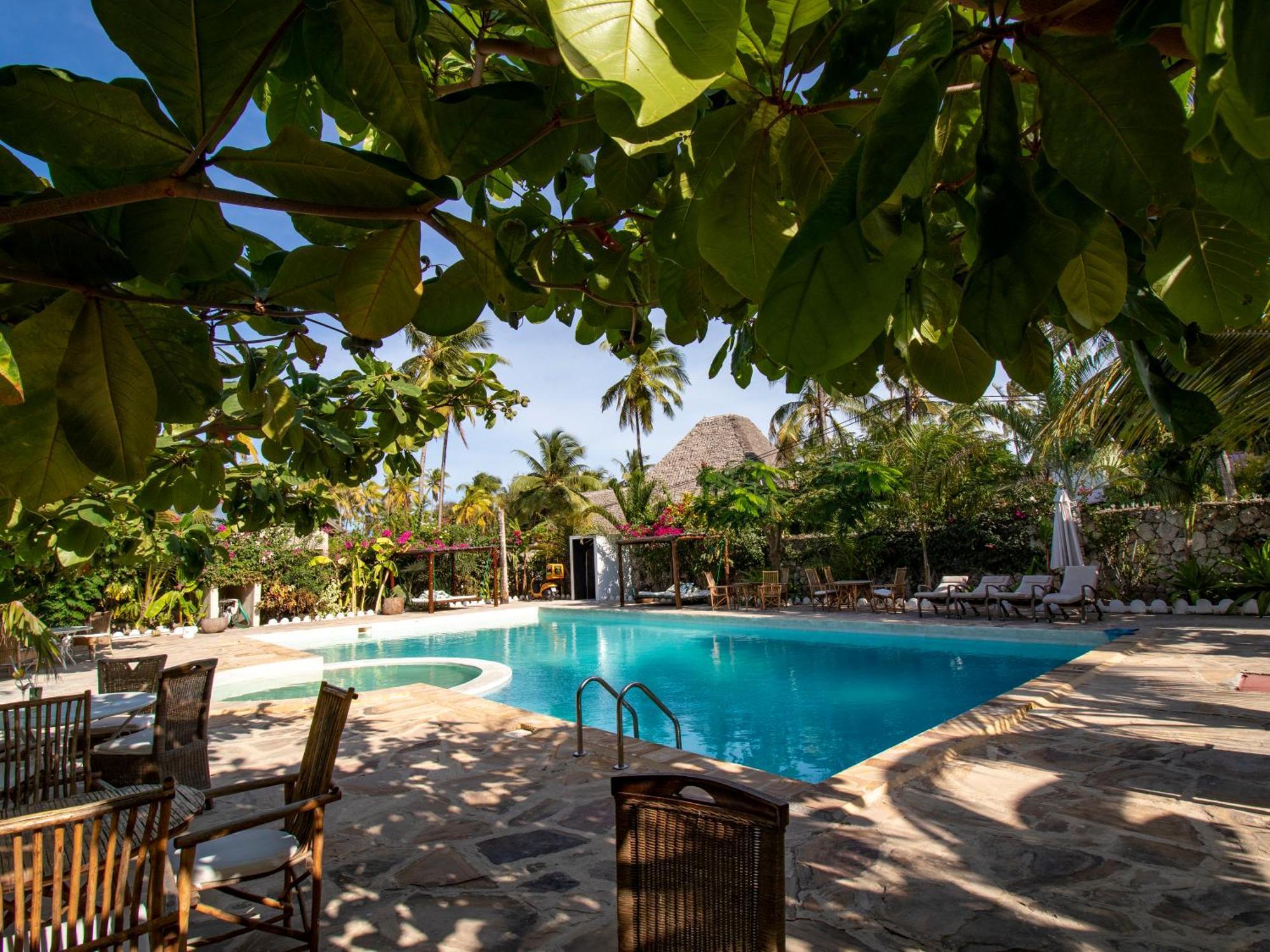Hotel Tropical Boutique & Resto *
