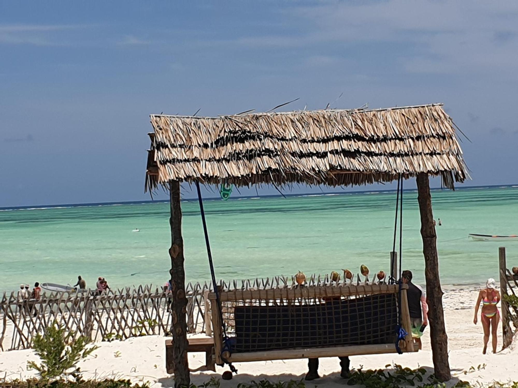 White Sands Hotel *