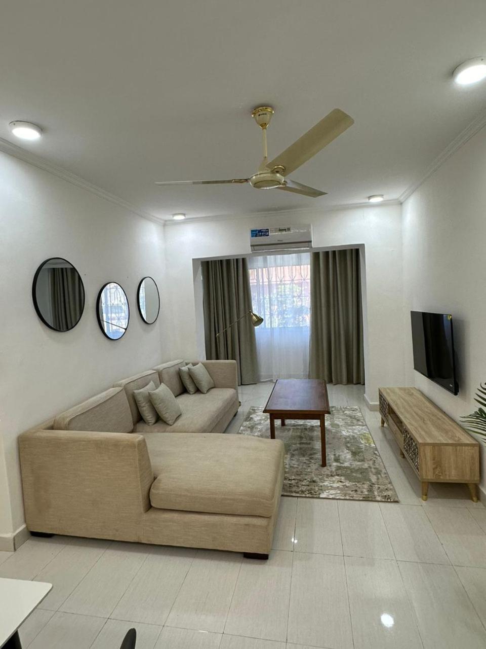 Cityscape Apartment *