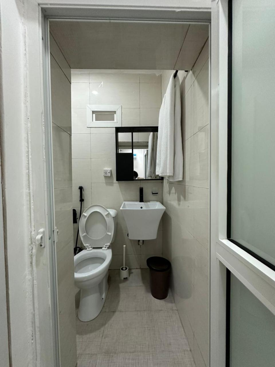 Cityscape Apartment *