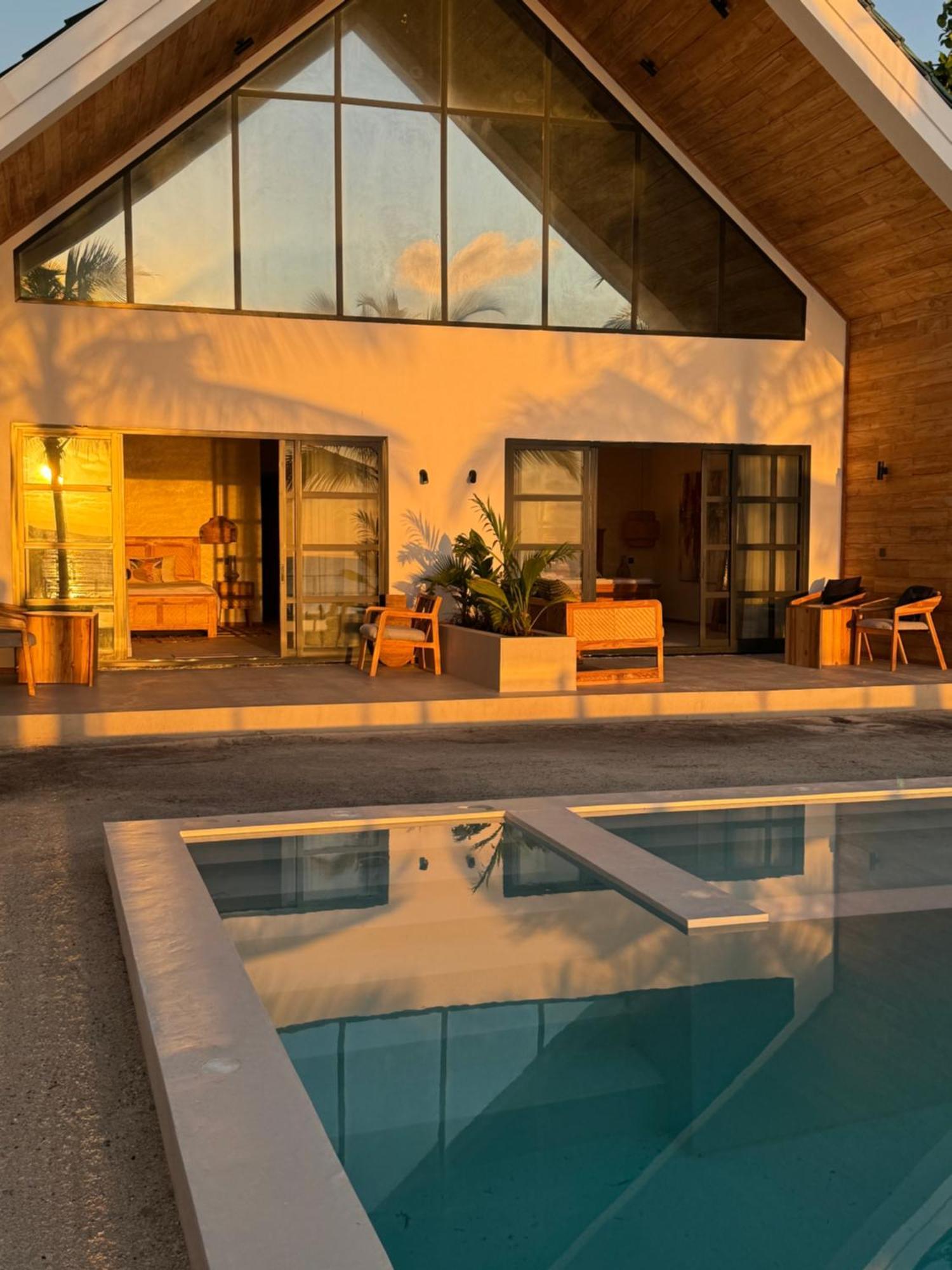 Solymar Beach Front Zanzibar Villa