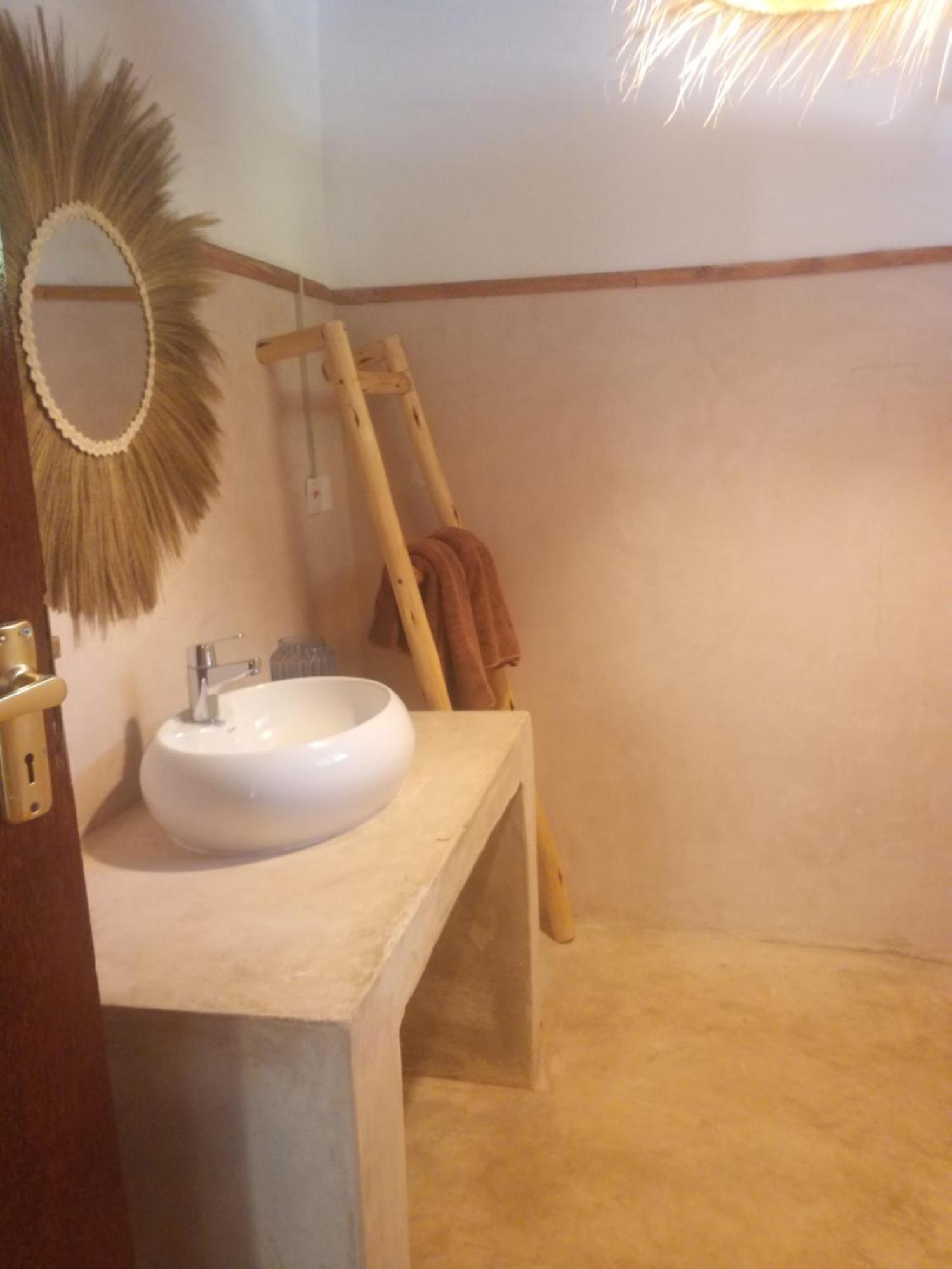 Mpole Bed & Breakfast