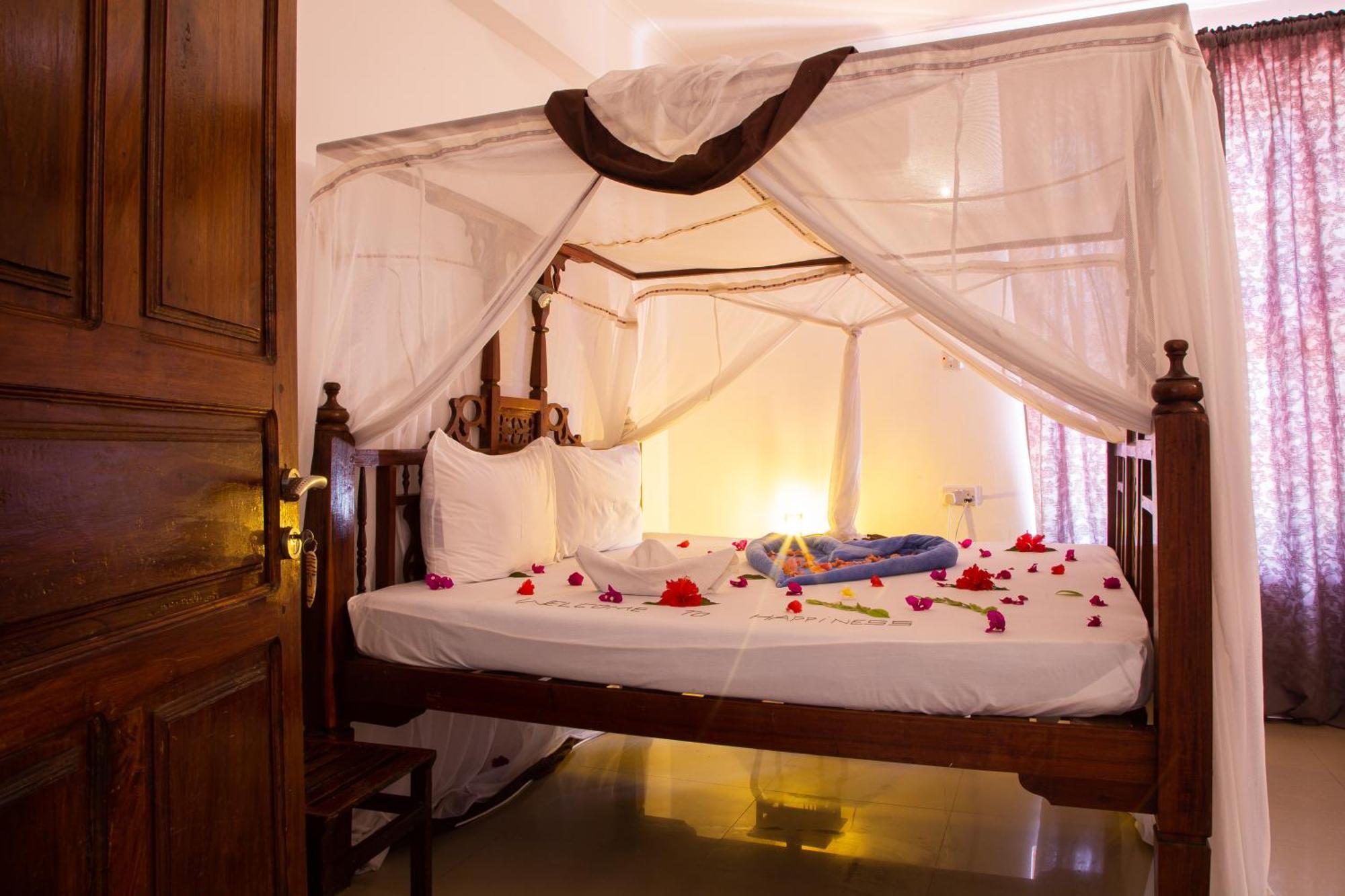 Hotel Moonshine Boutique 3*