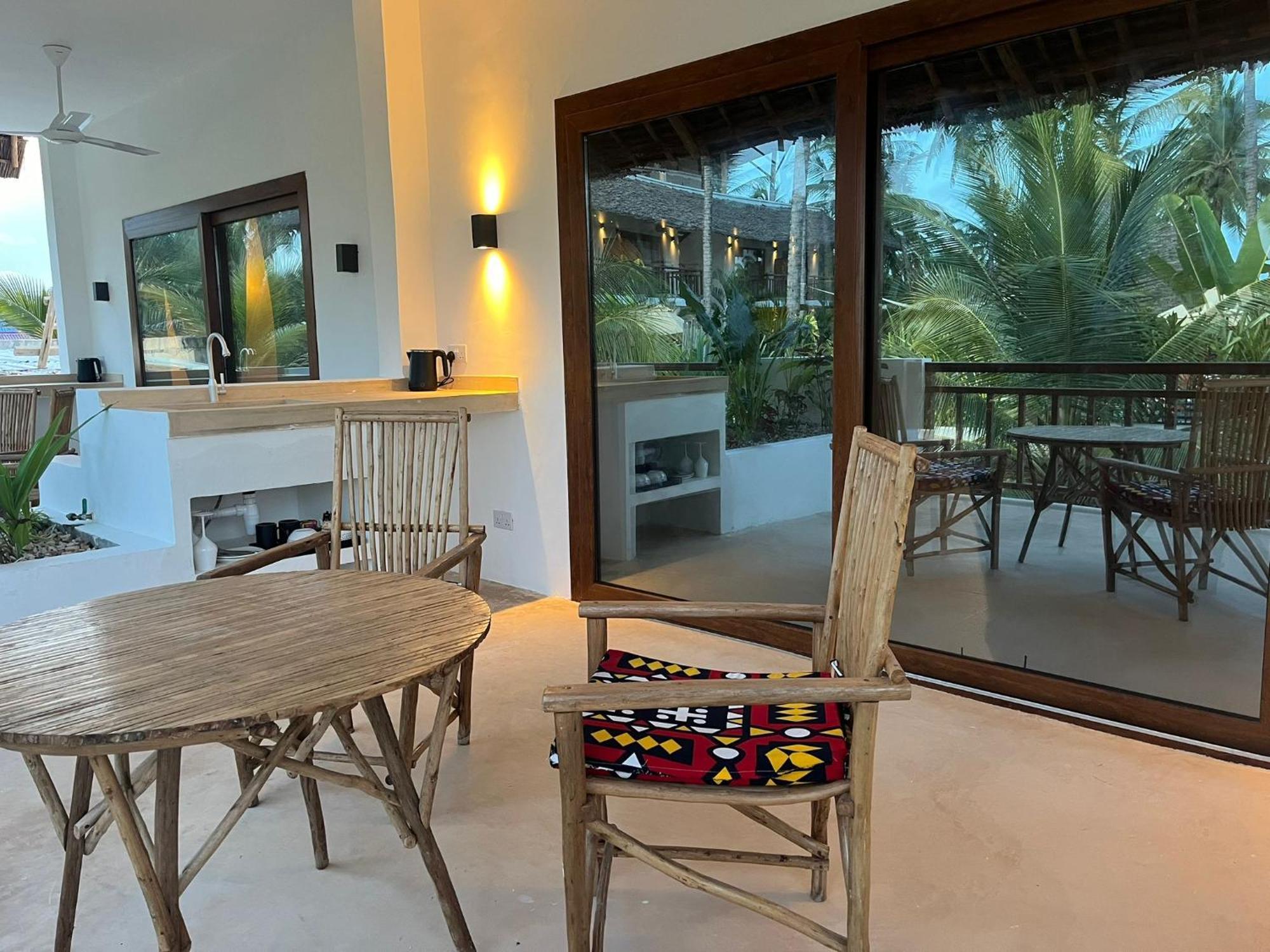 Aluna Hotel 4*