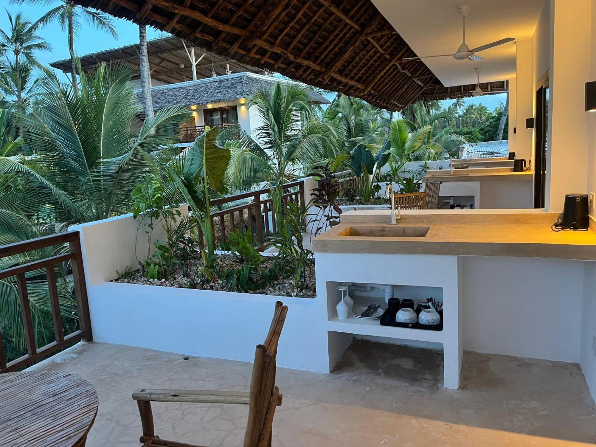 Hotel Aluna 4*