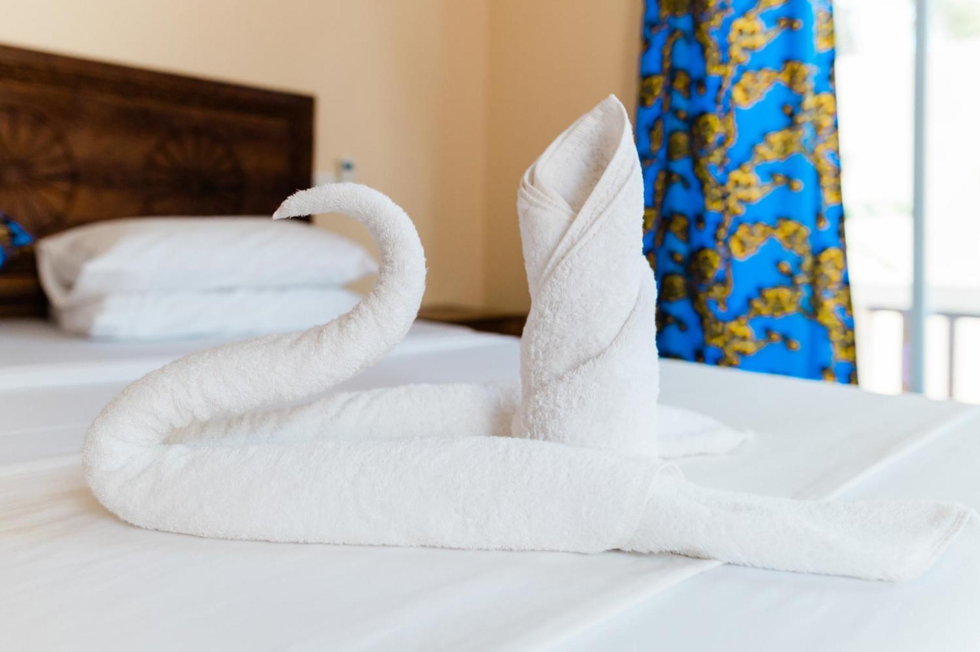 Mambo Paradise Hotel