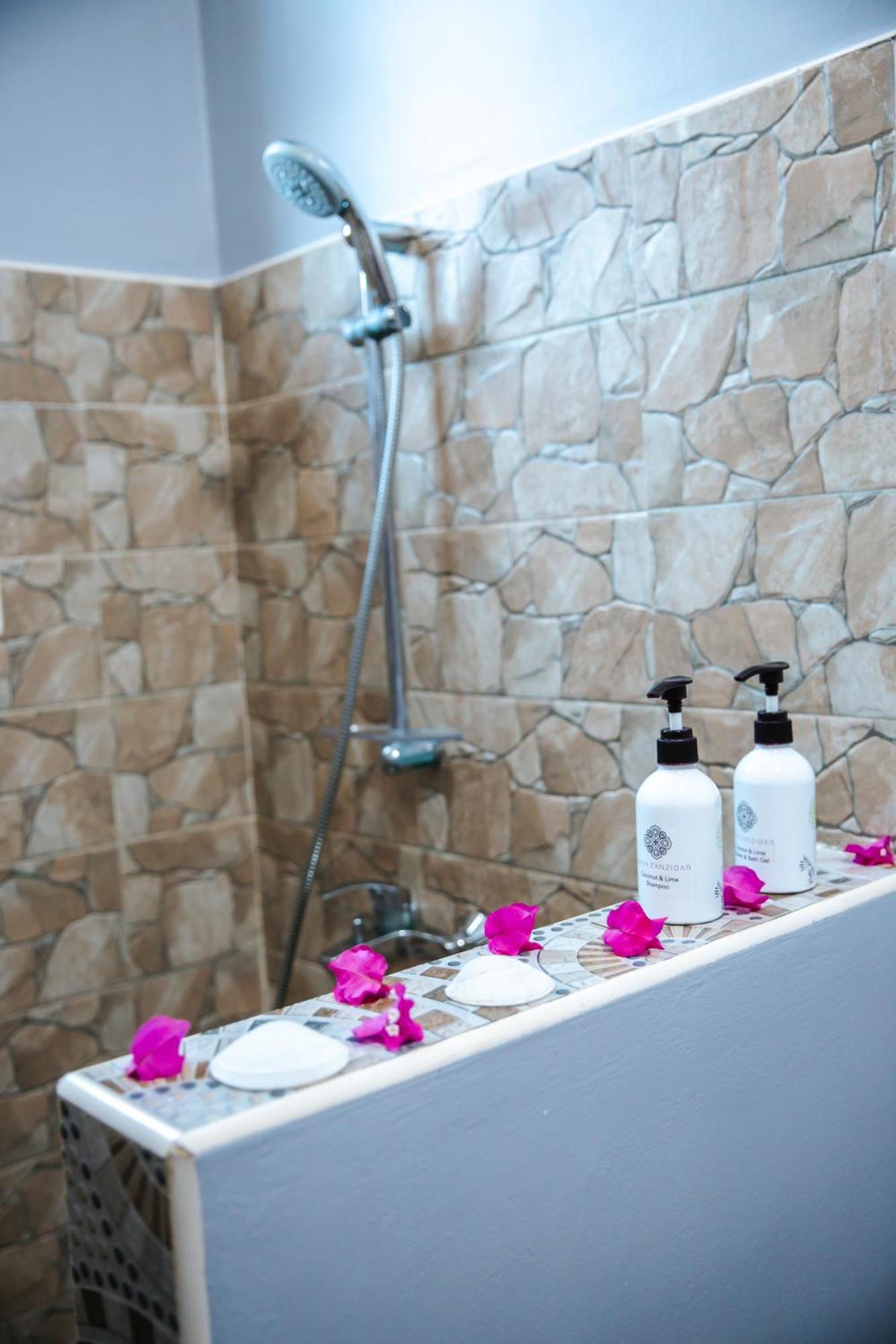 Mambo Paradise Hotel 4*