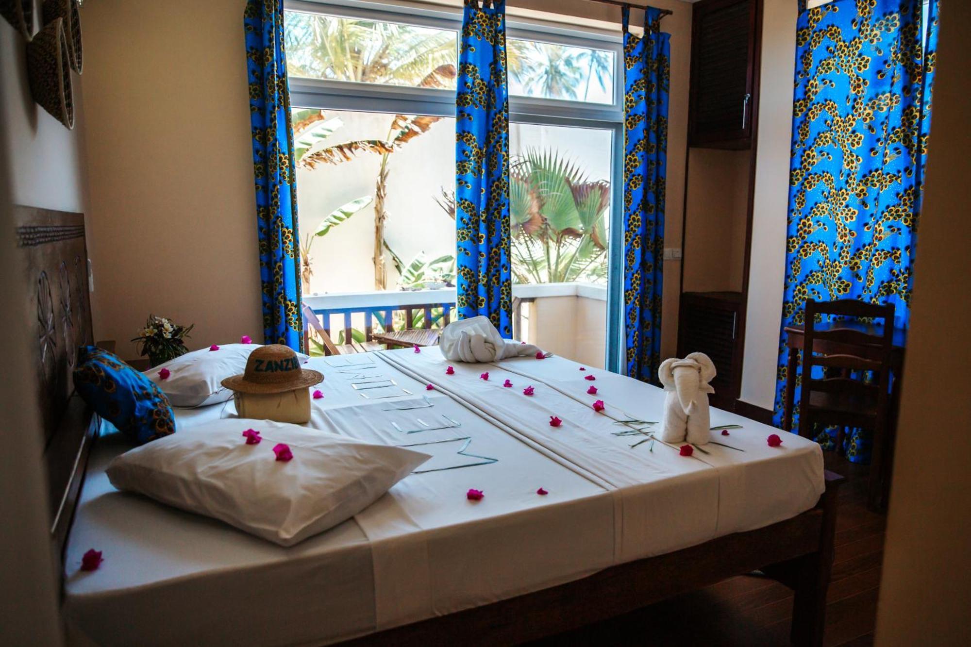 Hotel Mambo Paradise