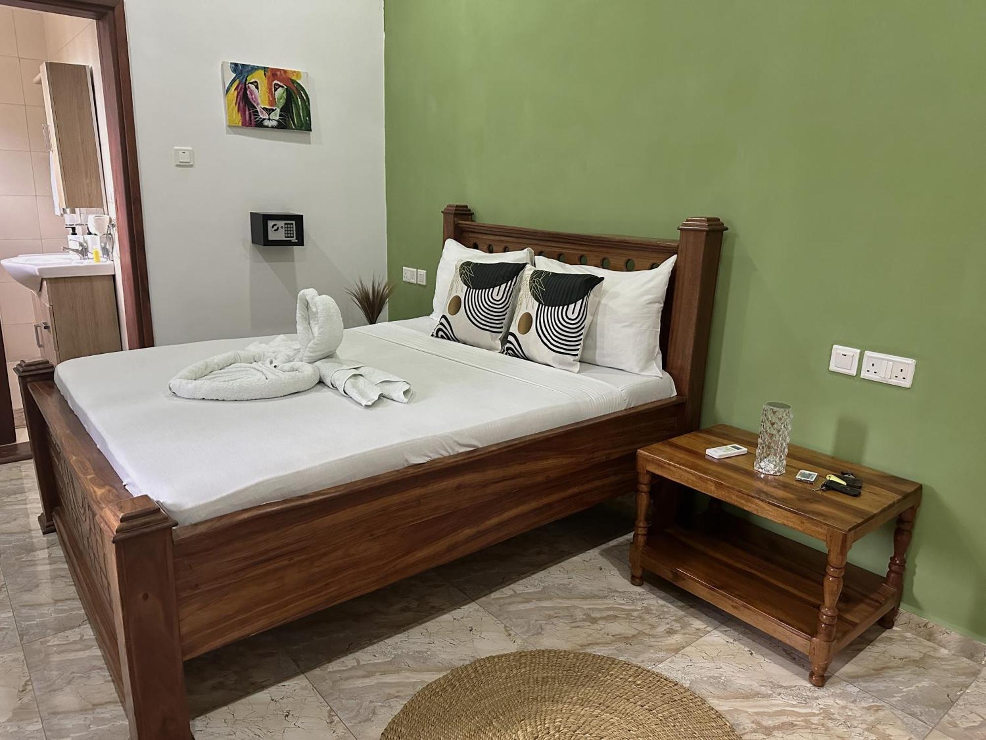 Cezere The Palm Hotel