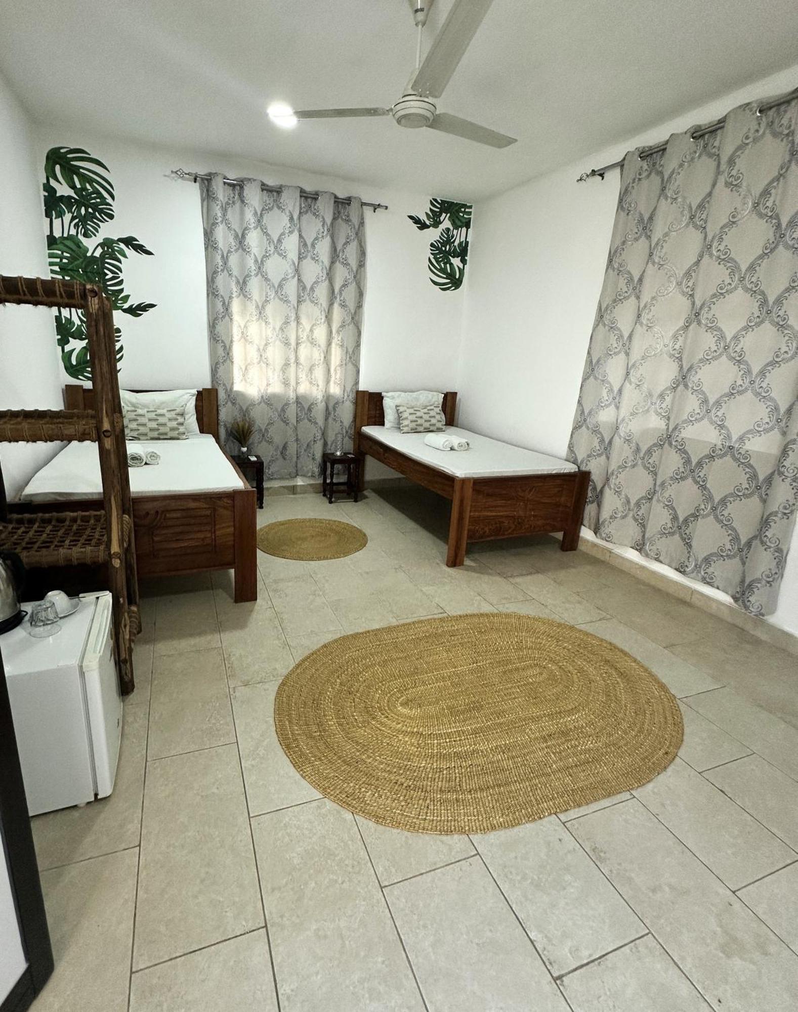 Cezere The Palm Hotel