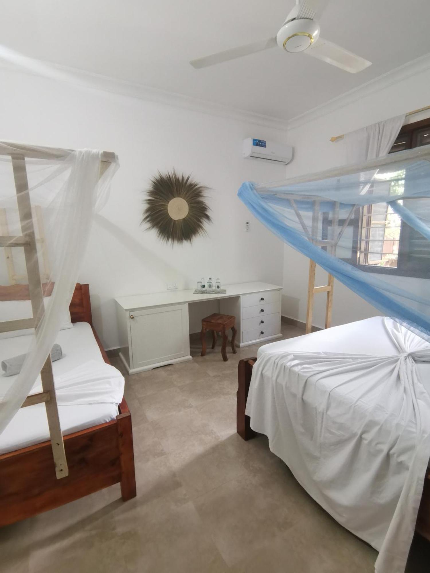 Savi House Bed & Breakfast Nungwi