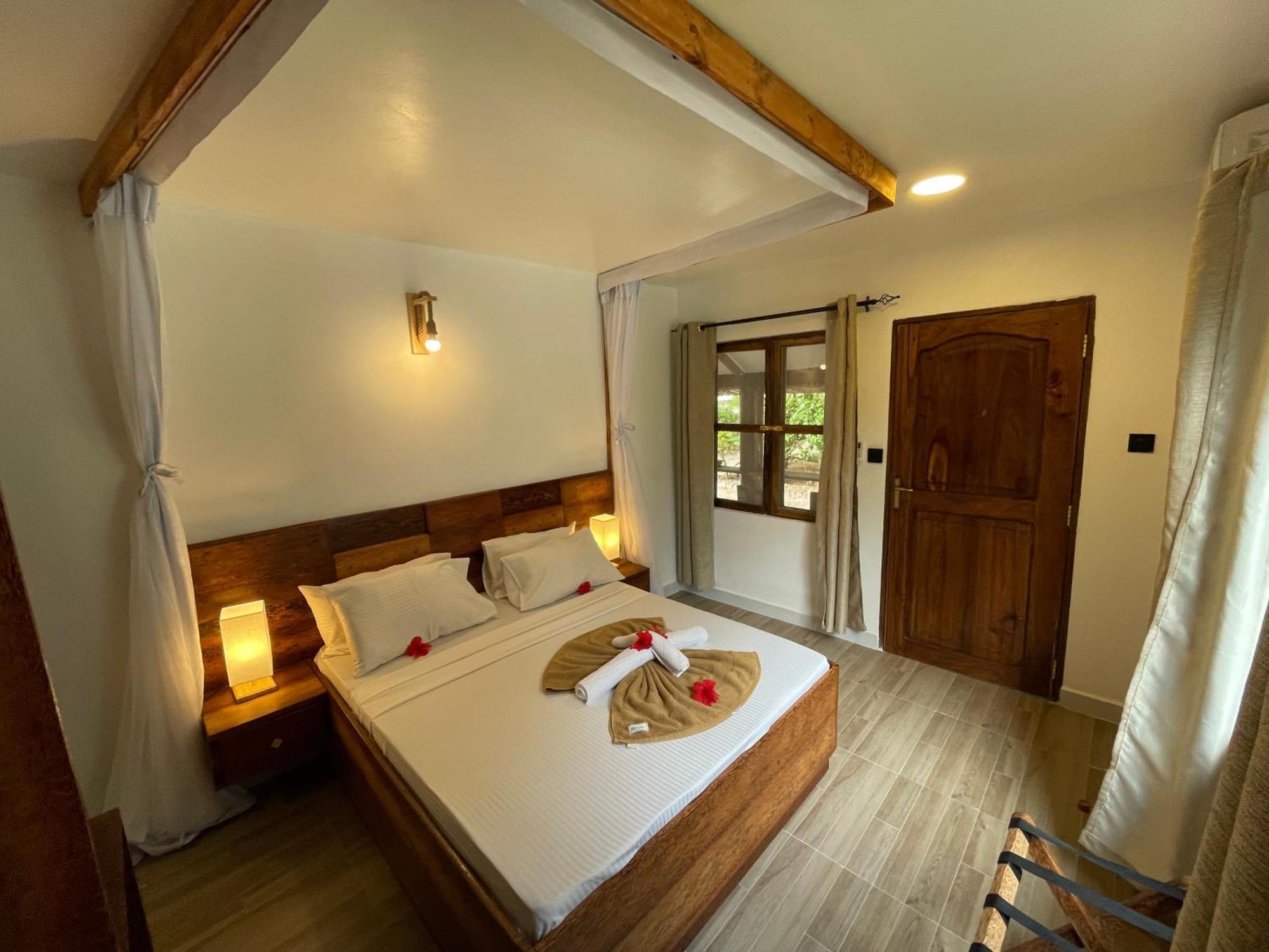 Mambo Ocean Hotel 4*
