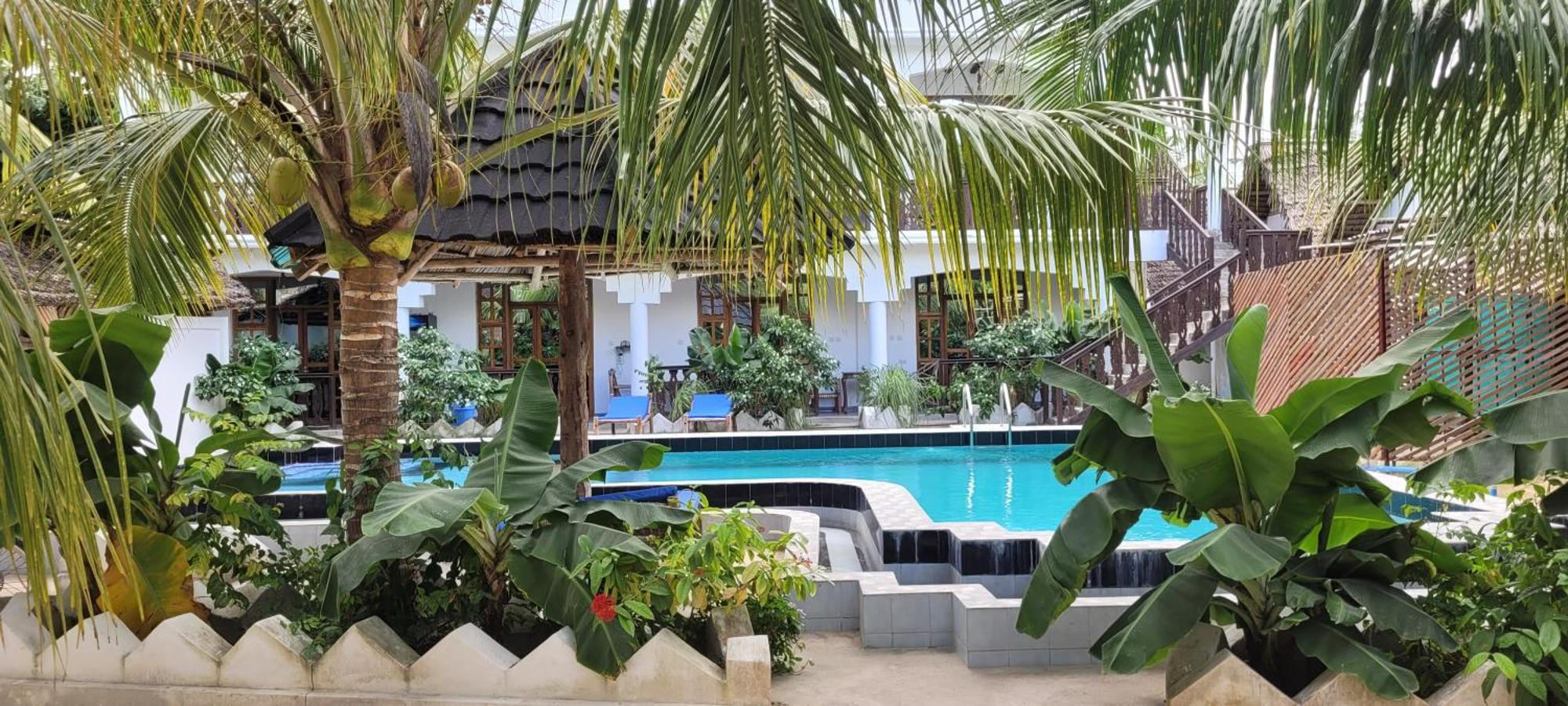 The New Blue Waves Bed & Breakfast