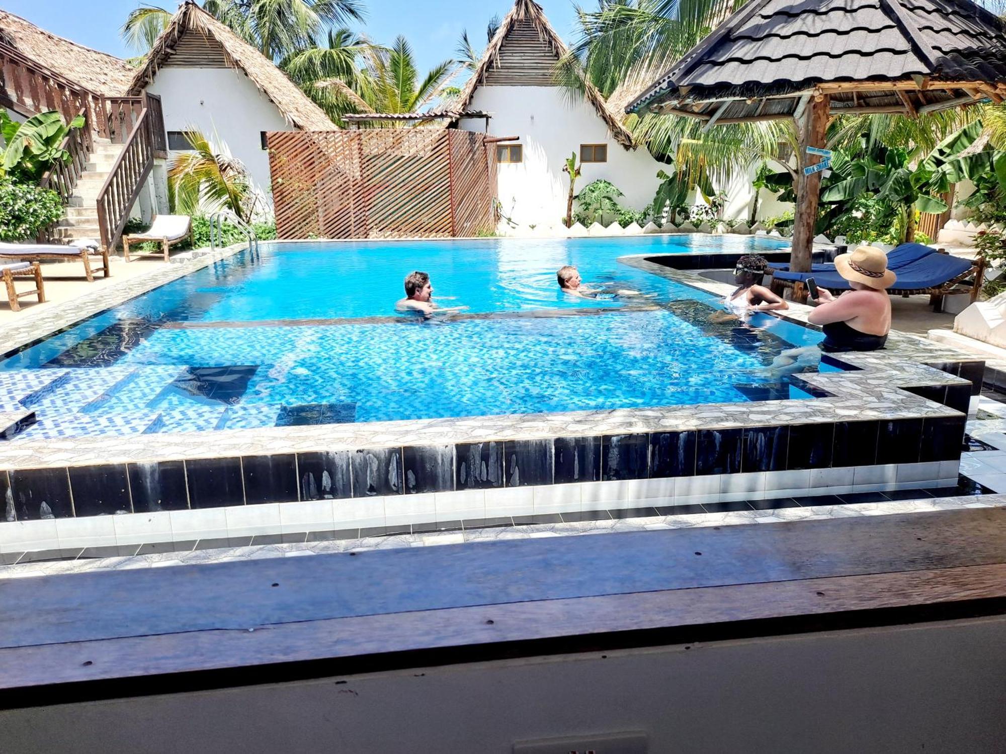 Bed & Breakfast The New Blue Waves 2*